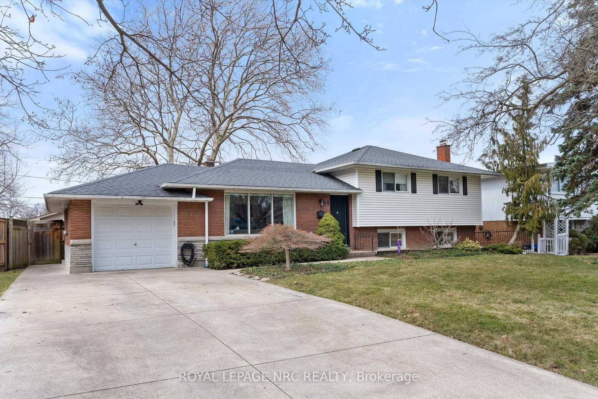 Photo 2 of 24 Valerie Drive, St. Catharines, Glendale/Glenridge — HOMEH