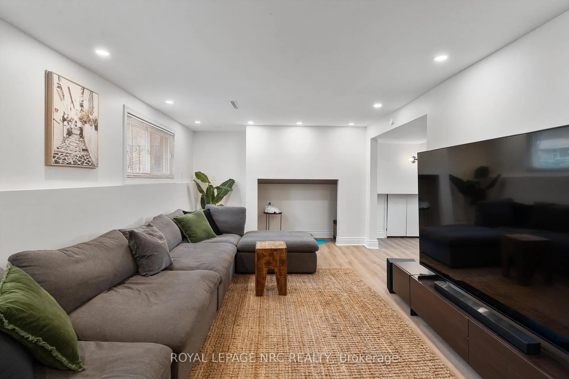 Photo 16 of 24 Valerie Drive, St. Catharines, Glendale/Glenridge — HOMEH