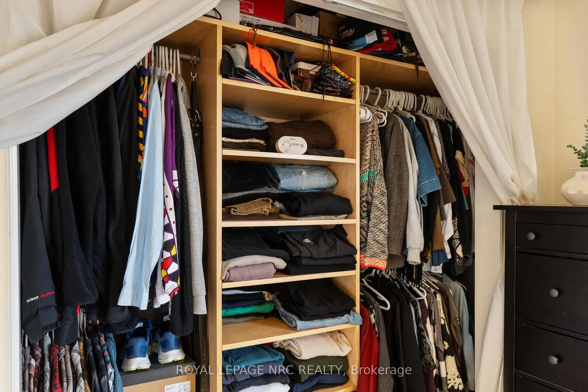 Photo 26 of 24 Valerie Drive, St. Catharines, Glendale/Glenridge — HOMEH