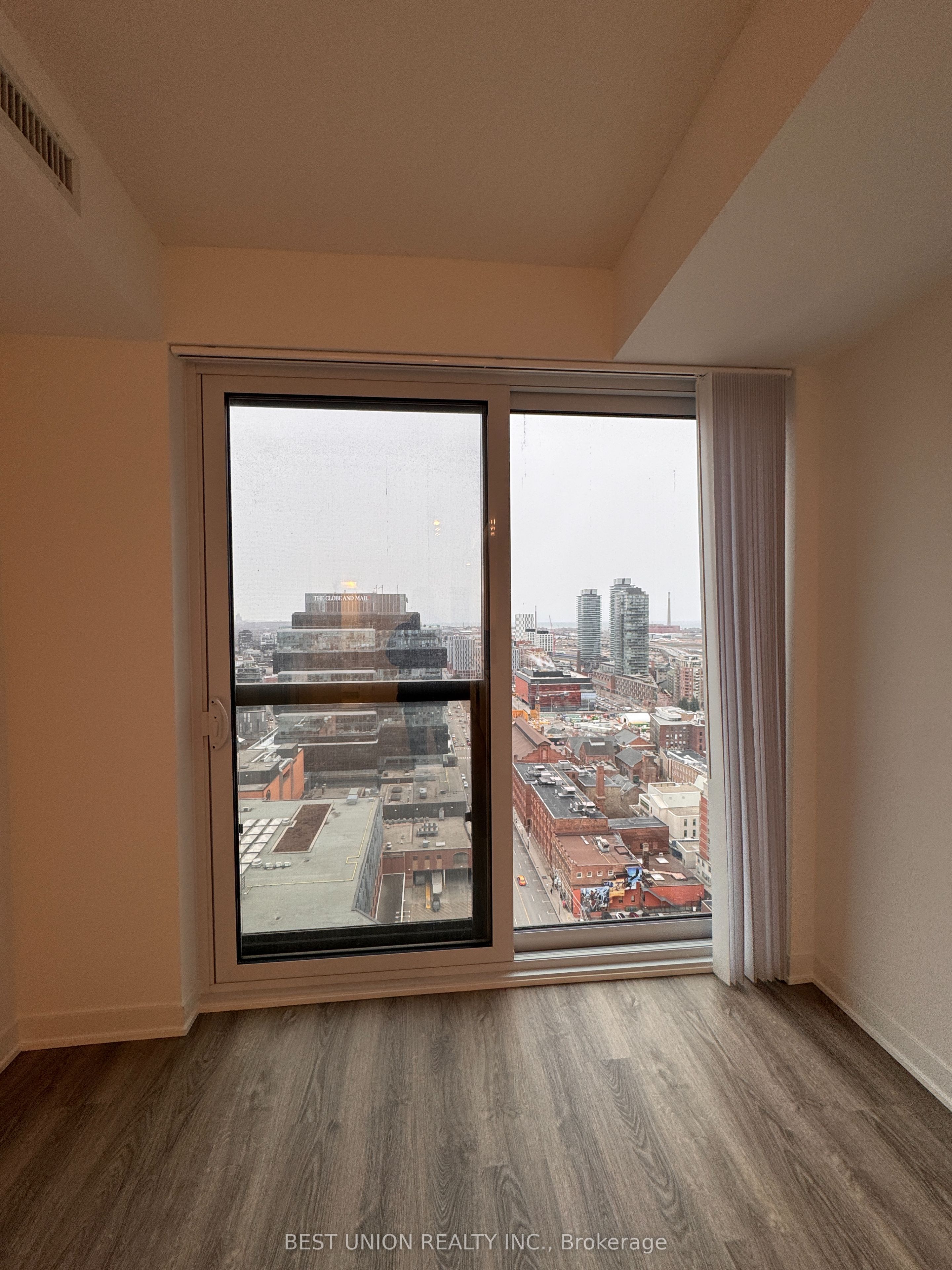 Photo 4 of Unit 2805, 180 Front Street E, Toronto, Moss Park — HOMEH