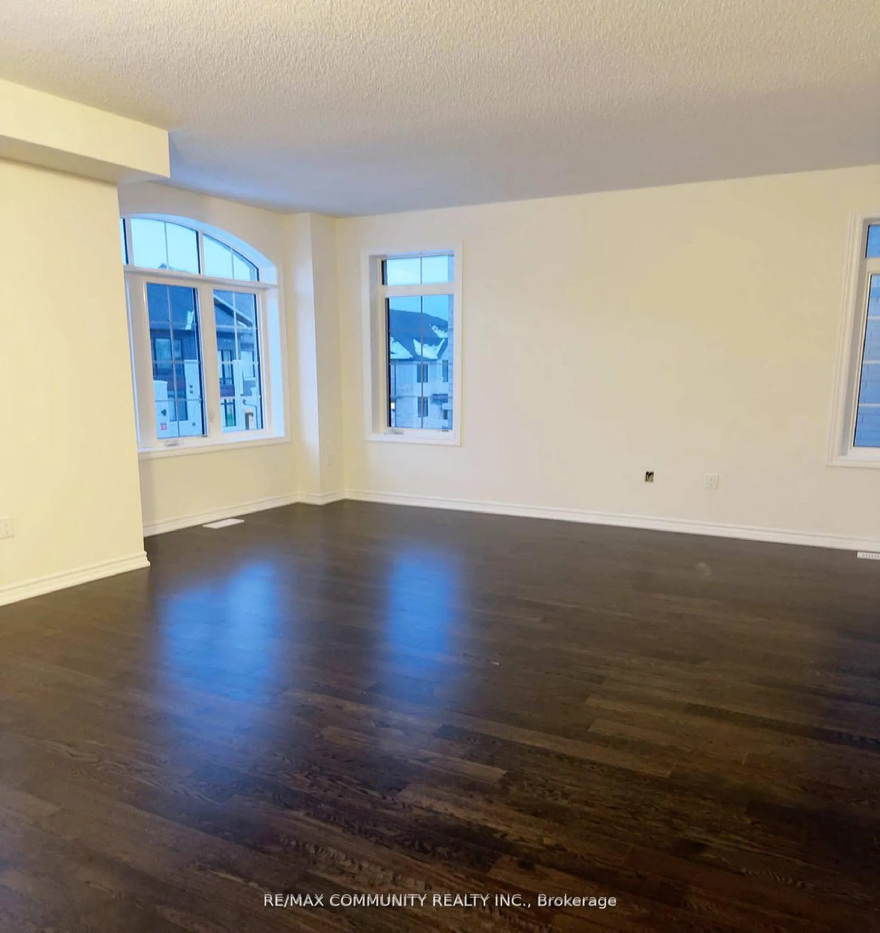 Photo 5 of 2634 Apricot Lane S, Pickering, Rural Pickering — HOMEH