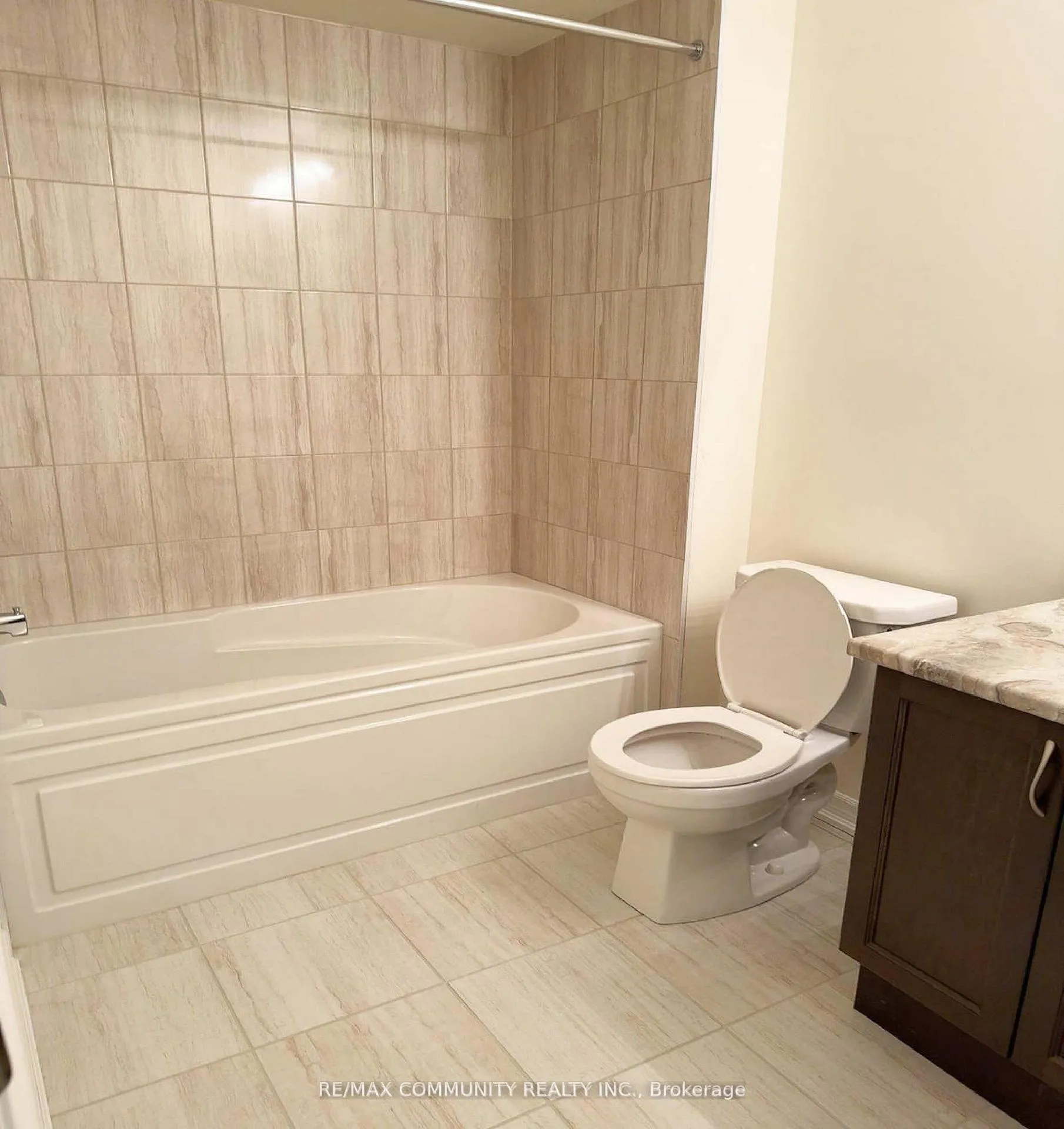Photo 7 of 2634 Apricot Lane S, Pickering, Rural Pickering — HOMEH