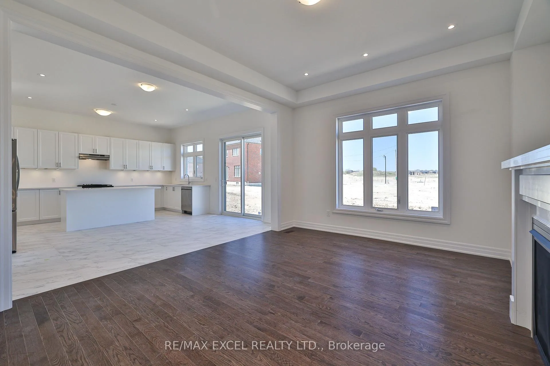 Photo 8 of 24 Sunny Acre Crescent, King, King City — HOMEH