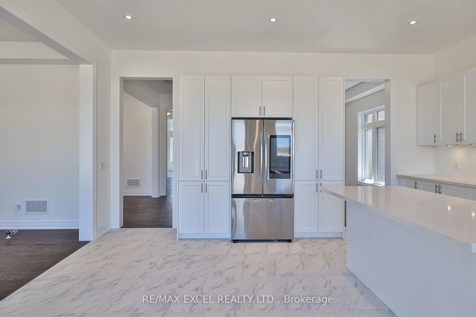 Photo 11 of 24 Sunny Acre Crescent, King, King City — HOMEH