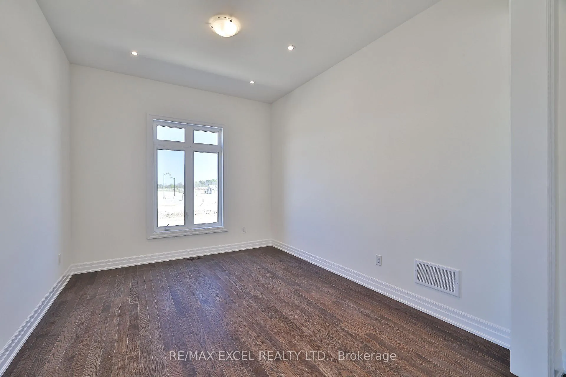 Photo 18 of 24 Sunny Acre Crescent, King, King City — HOMEH
