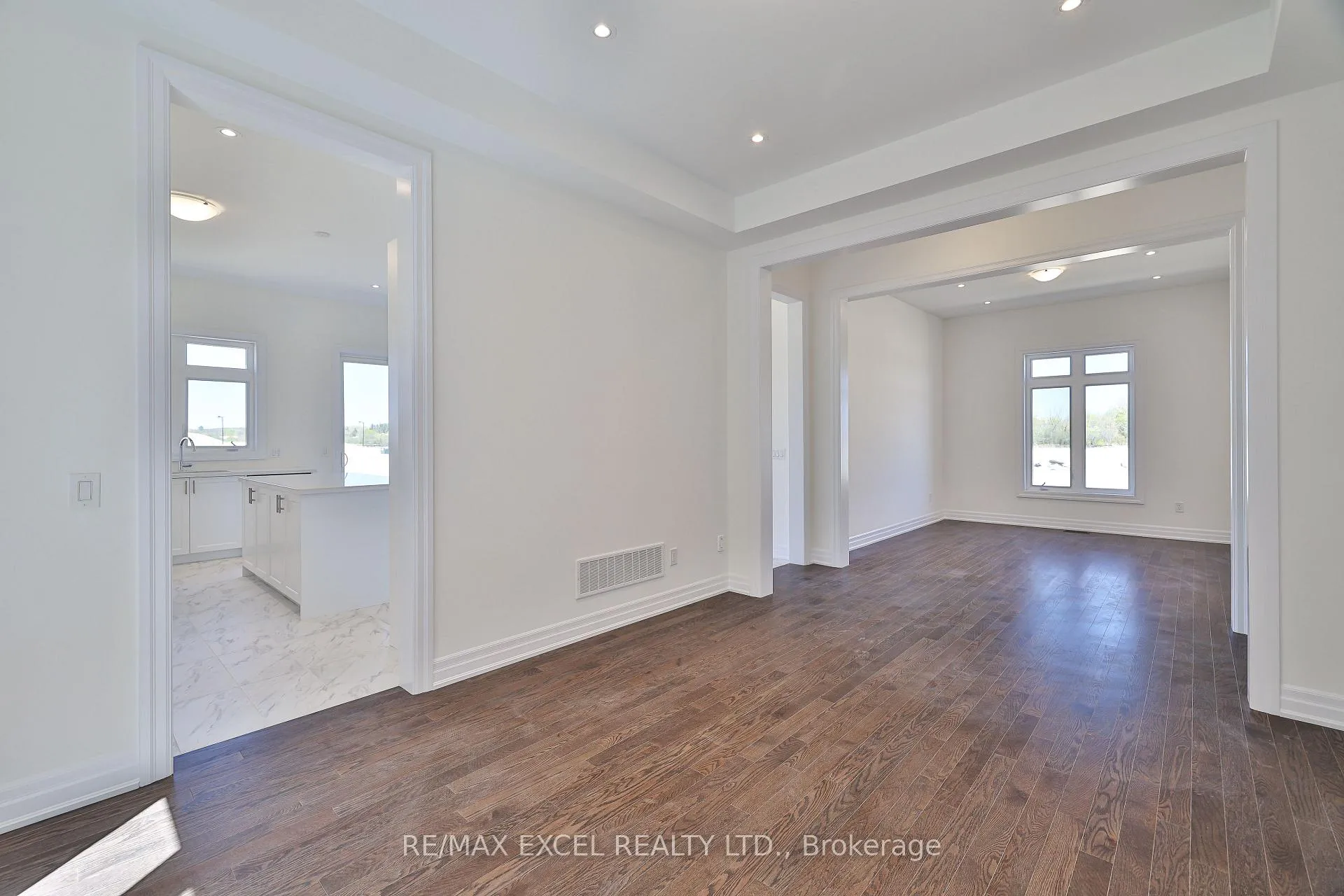 Photo 21 of 24 Sunny Acre Crescent, King, King City — HOMEH