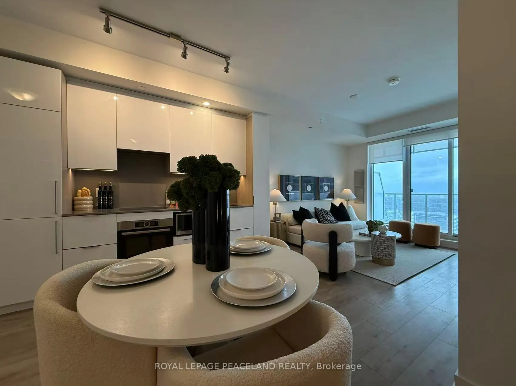 Photo 5 of Unit 1710, 28 Freeland Street, Toronto, Waterfront Communities — HOMEH