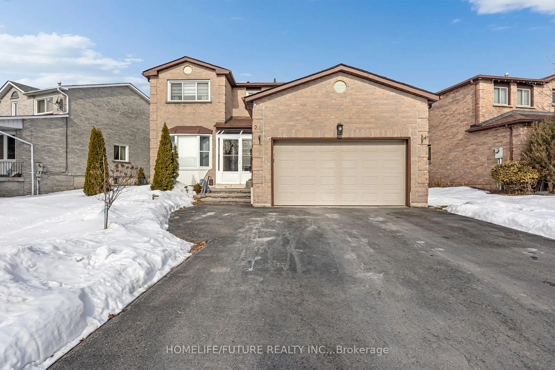 Photo 3 of 24 Adams Drive, Ajax, Central — HOMEH