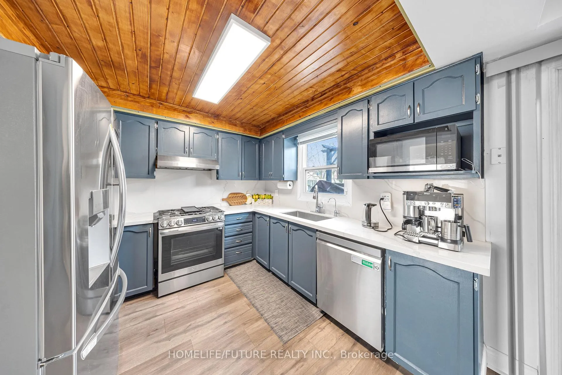 Photo 16 of 24 Adams Drive, Ajax, Central — HOMEH