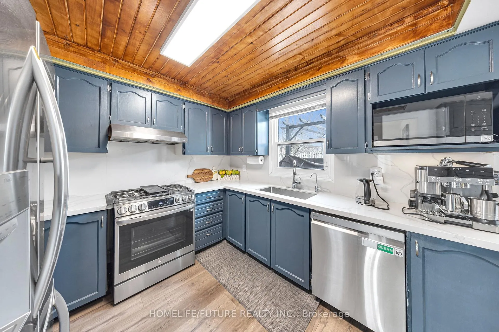 Photo 18 of 24 Adams Drive, Ajax, Central — HOMEH
