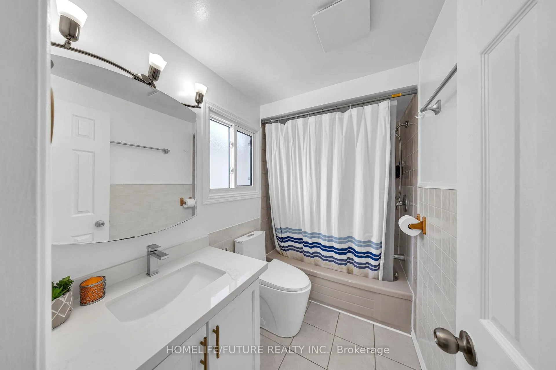 Photo 32 of 24 Adams Drive, Ajax, Central — HOMEH