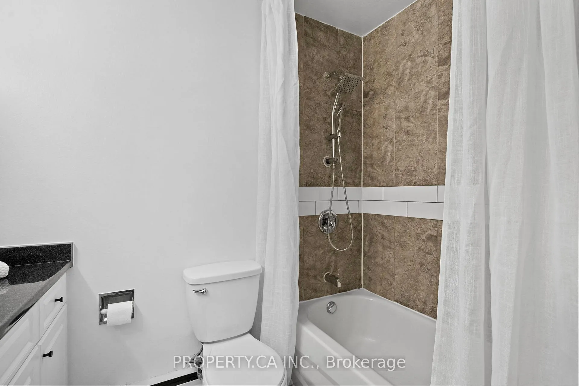 Photo 13 of Unit 179, 1055 Dundas Street E, Mississauga, Applewood — HOMEH