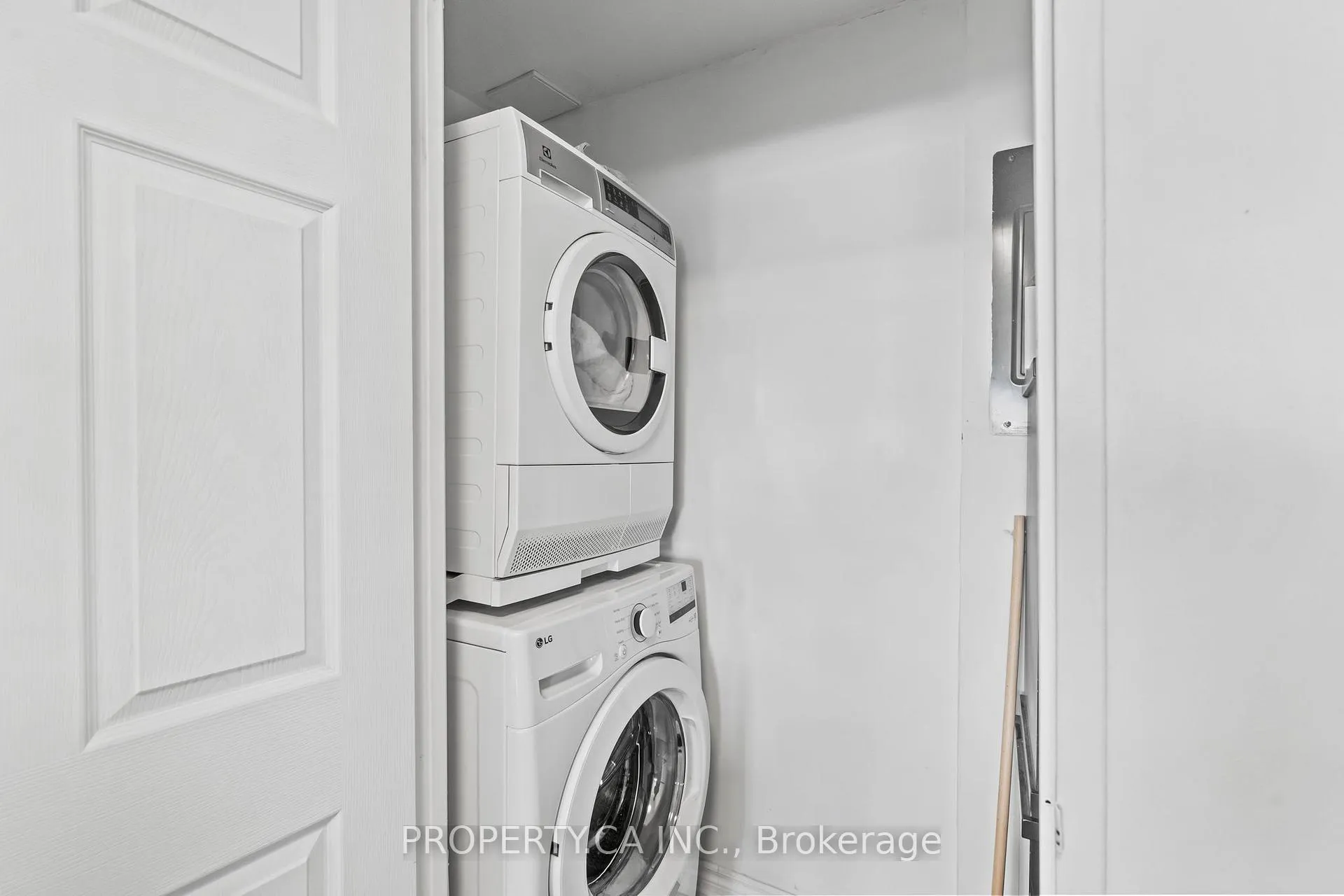 Photo 21 of Unit 179, 1055 Dundas Street E, Mississauga, Applewood — HOMEH