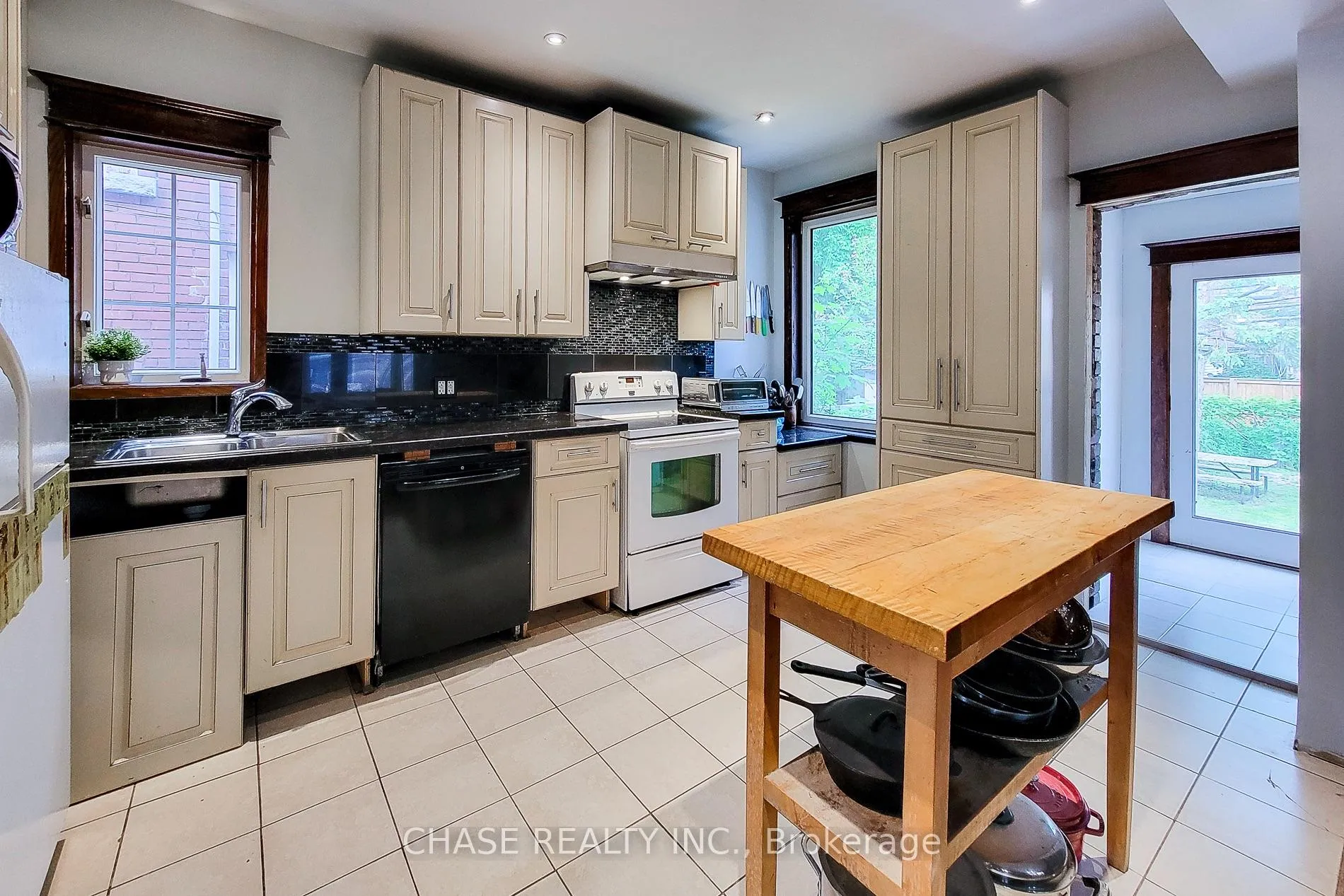 Photo 15 of 63 Carrick Avenue, Hamilton, Stipley — HOMEH
