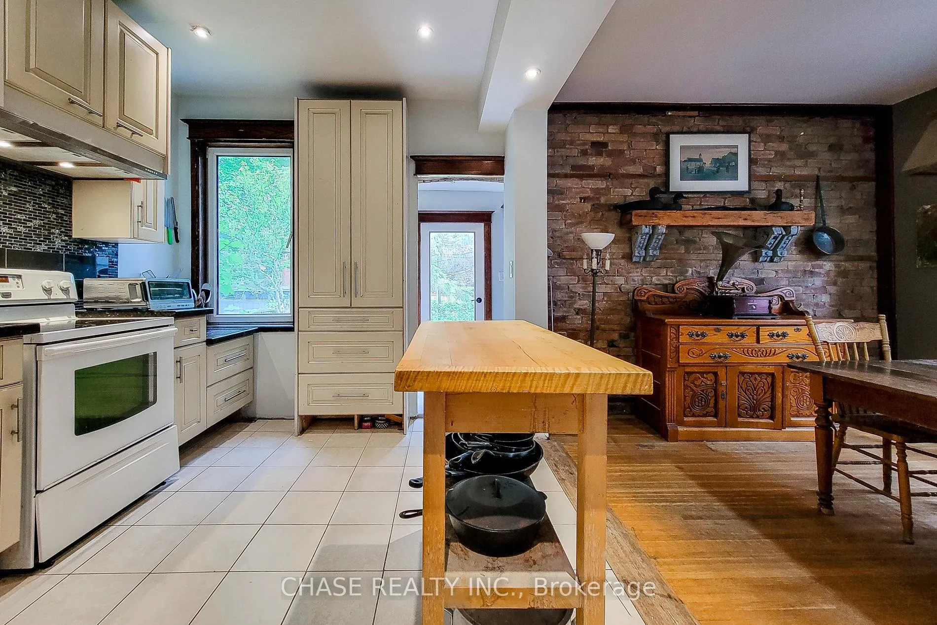 Photo 16 of 63 Carrick Avenue, Hamilton, Stipley — HOMEH