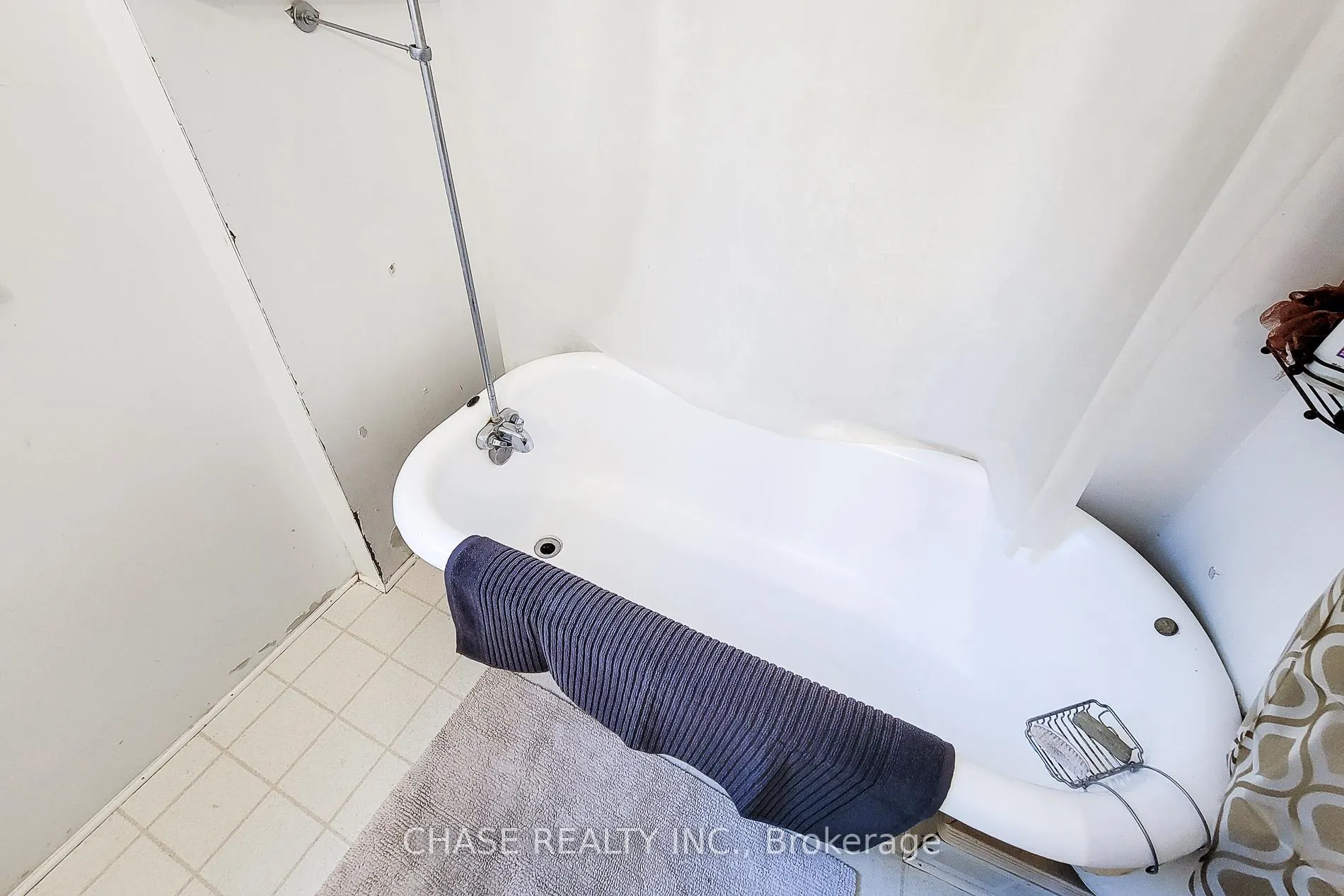 Photo 31 of 63 Carrick Avenue, Hamilton, Stipley — HOMEH