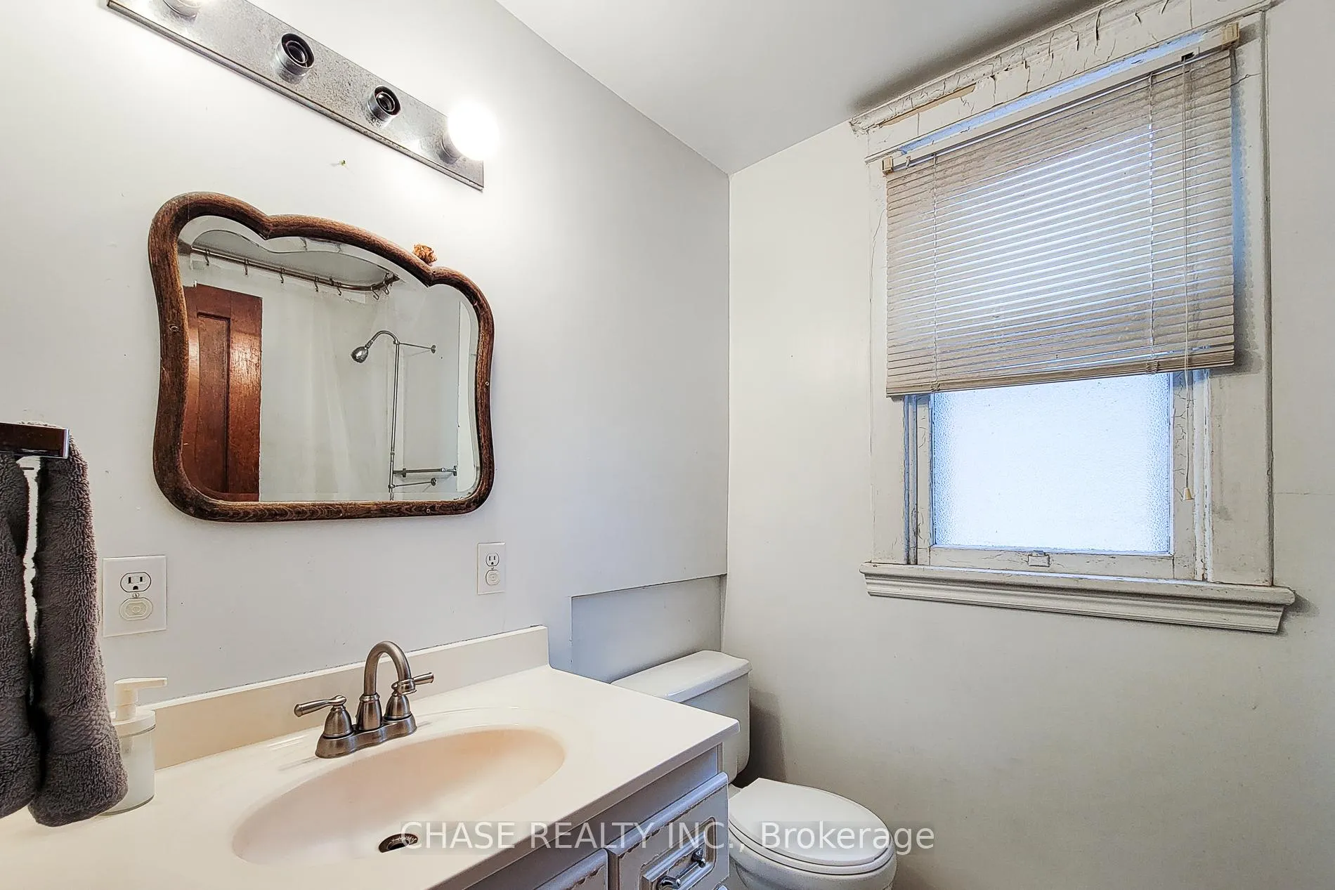 Photo 32 of 63 Carrick Avenue, Hamilton, Stipley — HOMEH