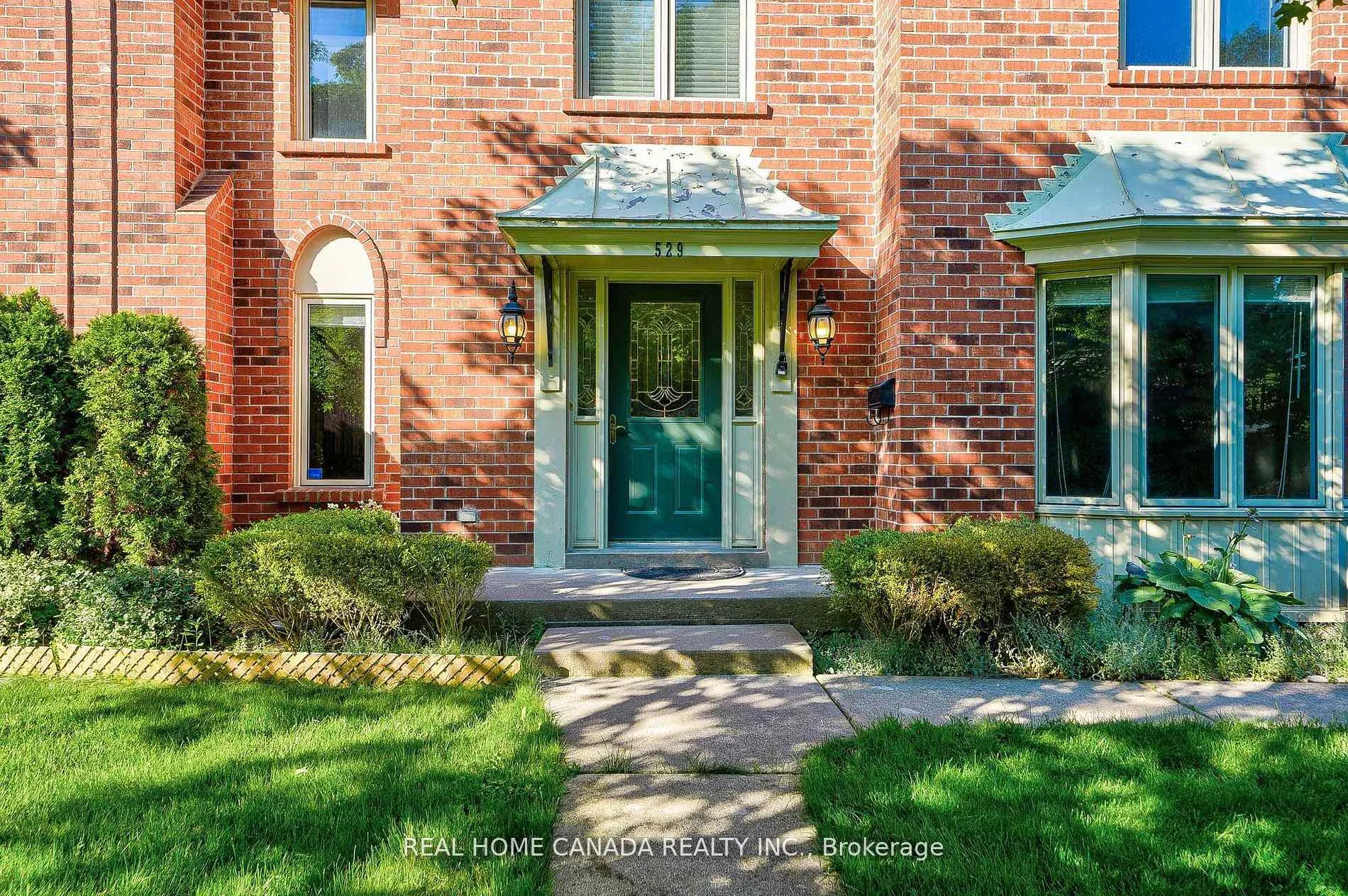 Photo 2 of 529 Pipers Green, Oakville, Glen Abbey — HOMEH