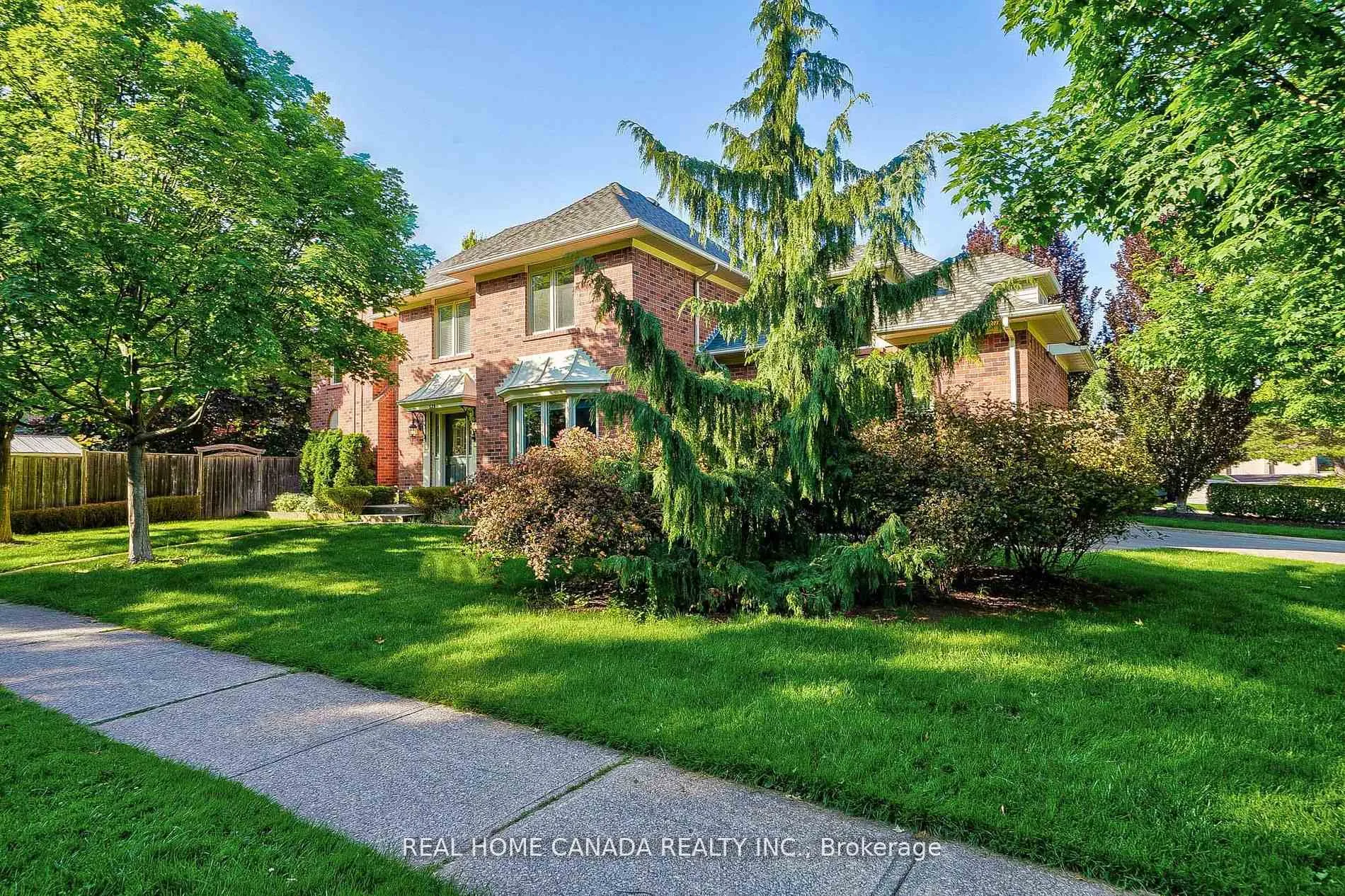 Photo 4 of 529 Pipers Green, Oakville, Glen Abbey — HOMEH