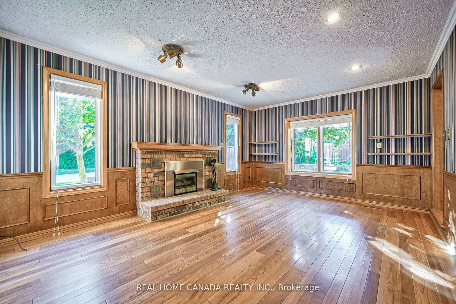 Photo 9 of 529 Pipers Green, Oakville, Glen Abbey — HOMEH