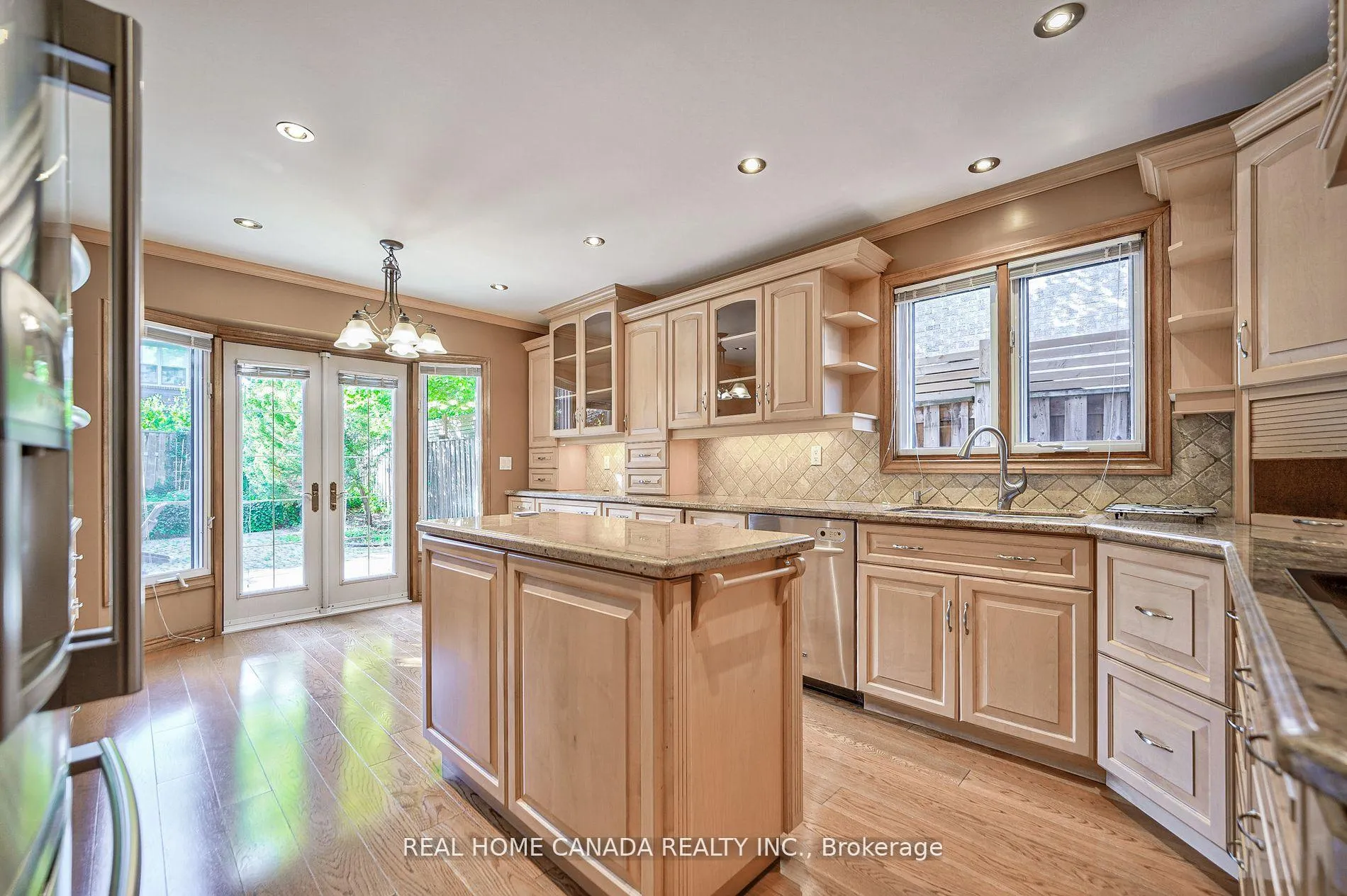 Photo 10 of 529 Pipers Green, Oakville, Glen Abbey — HOMEH