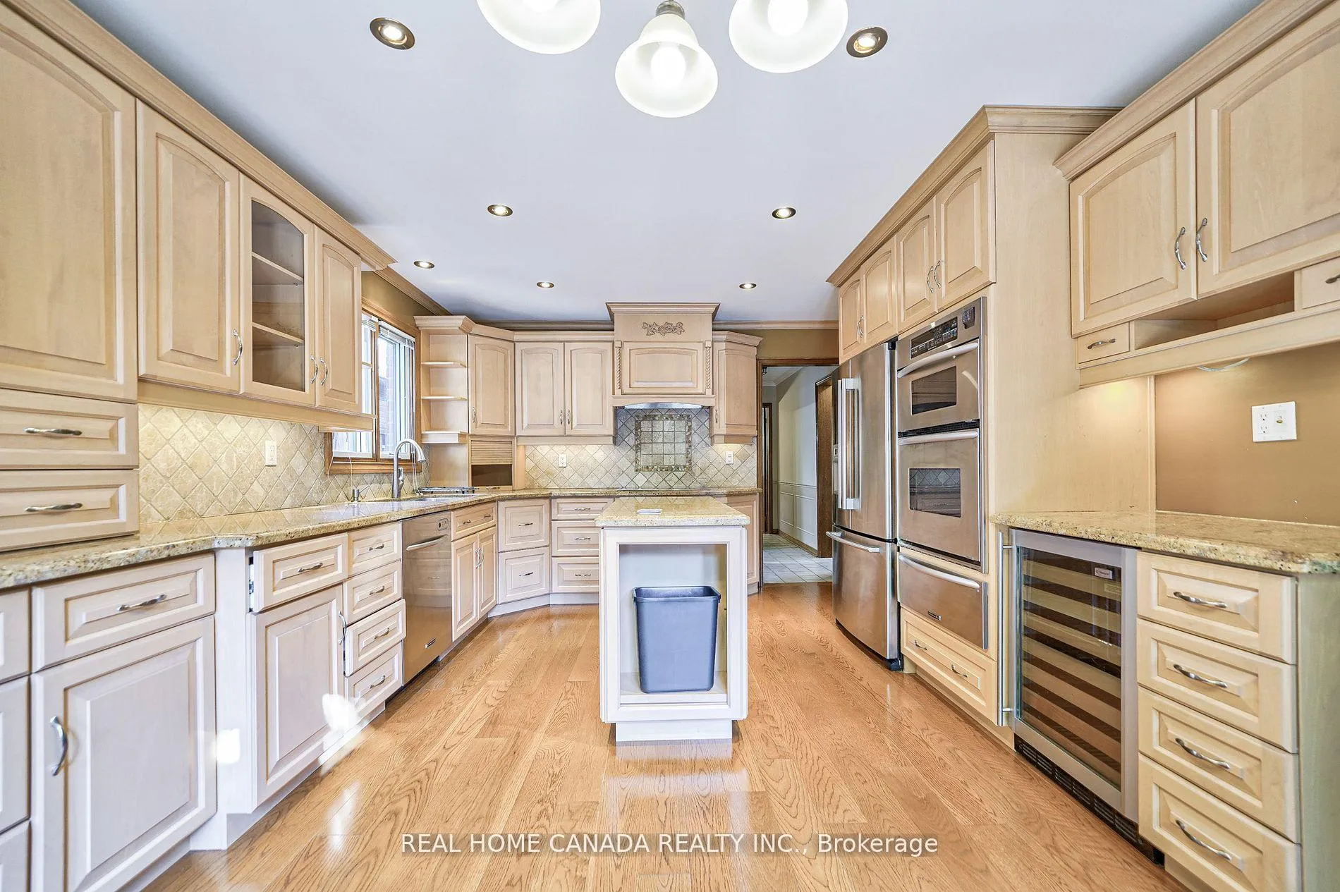 Photo 11 of 529 Pipers Green, Oakville, Glen Abbey — HOMEH