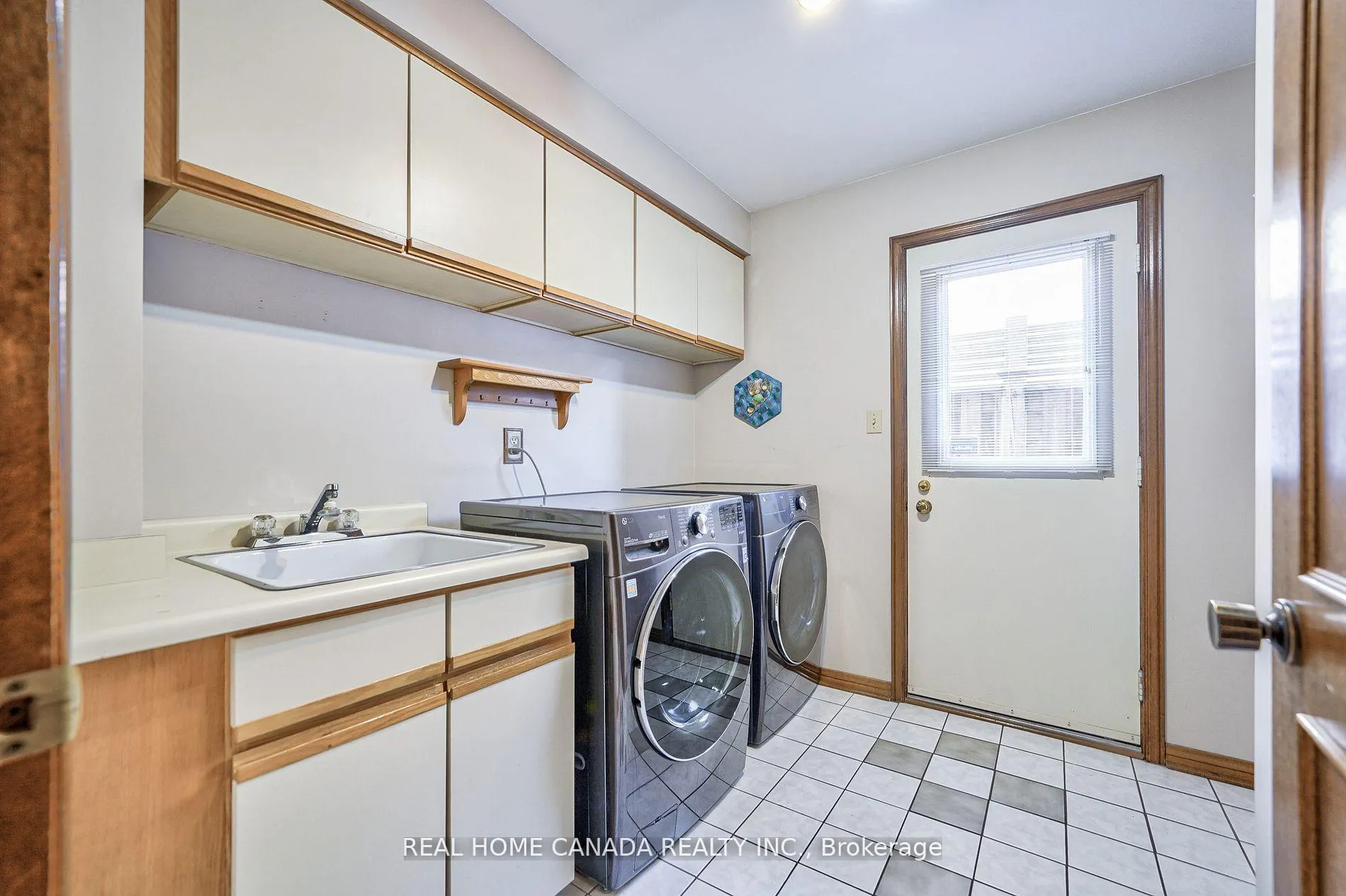 Photo 14 of 529 Pipers Green, Oakville, Glen Abbey — HOMEH
