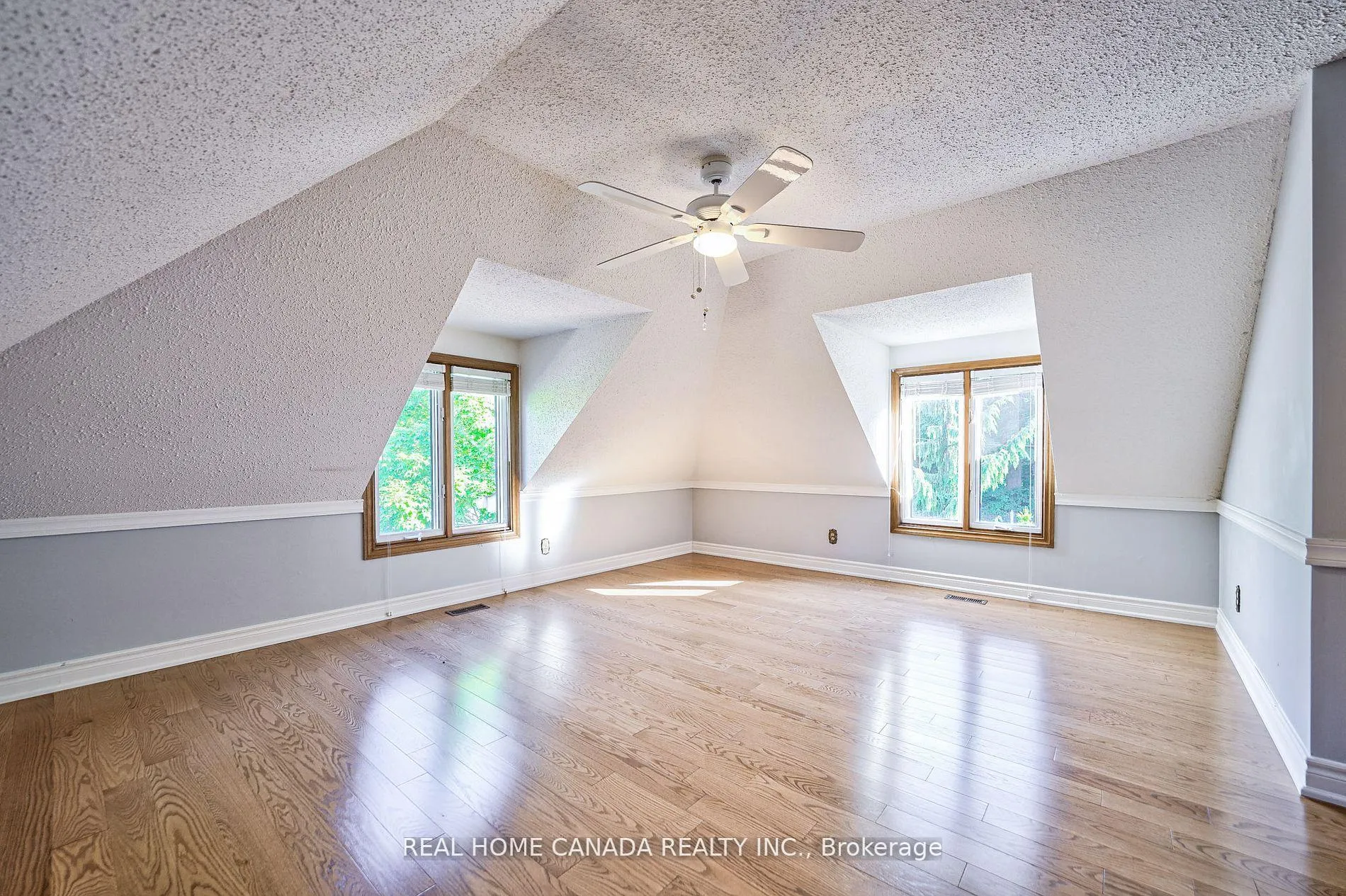 Photo 21 of 529 Pipers Green, Oakville, Glen Abbey — HOMEH