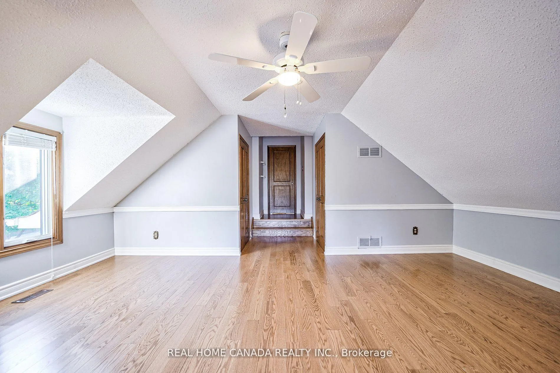Photo 22 of 529 Pipers Green, Oakville, Glen Abbey — HOMEH