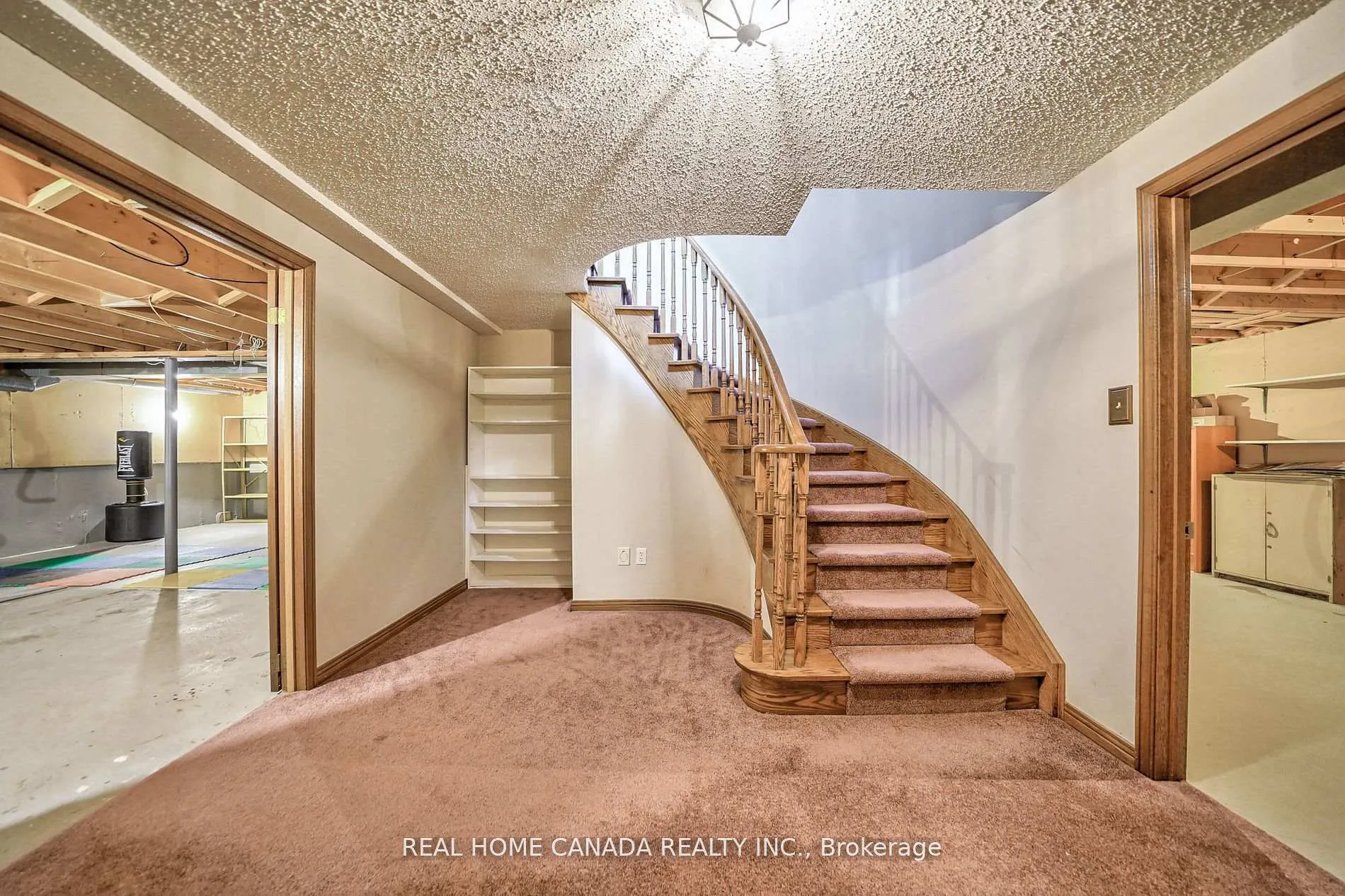 Photo 32 of 529 Pipers Green, Oakville, Glen Abbey — HOMEH