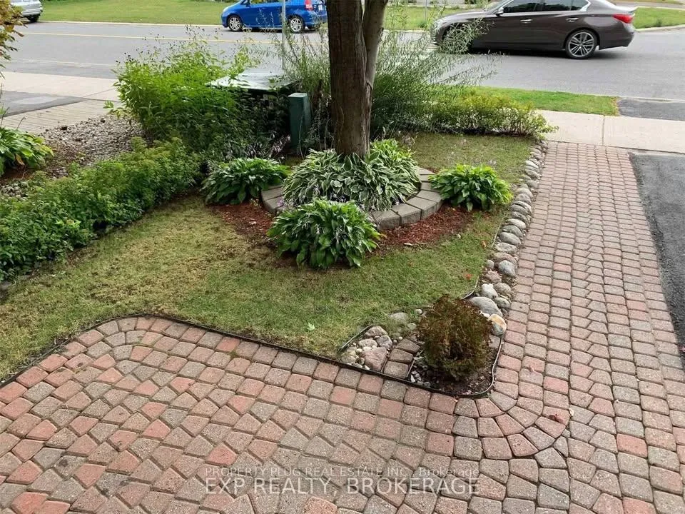 Photo 4 of 742 Cedar Creek Drive, Ottawa, Blossom Park/Kemp Park/Findlay Creek — HOMEH