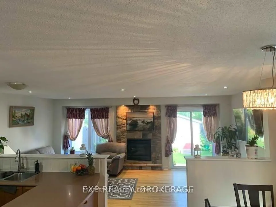 Photo 7 of 742 Cedar Creek Drive, Ottawa, Blossom Park/Kemp Park/Findlay Creek — HOMEH