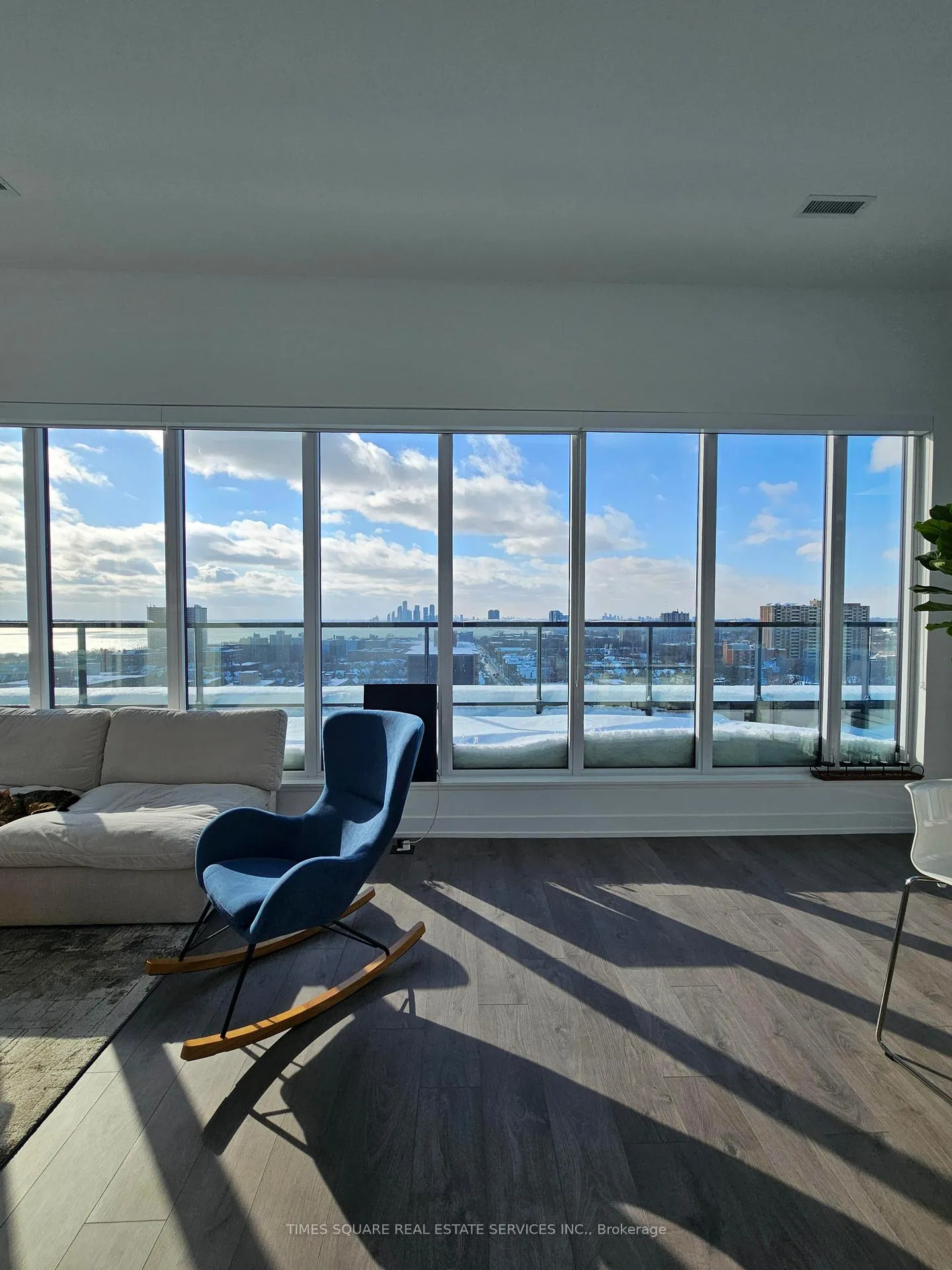 Photo 4 of Unit PH12, 270 Dufferin Street, Toronto, South Parkdale — HOMEH