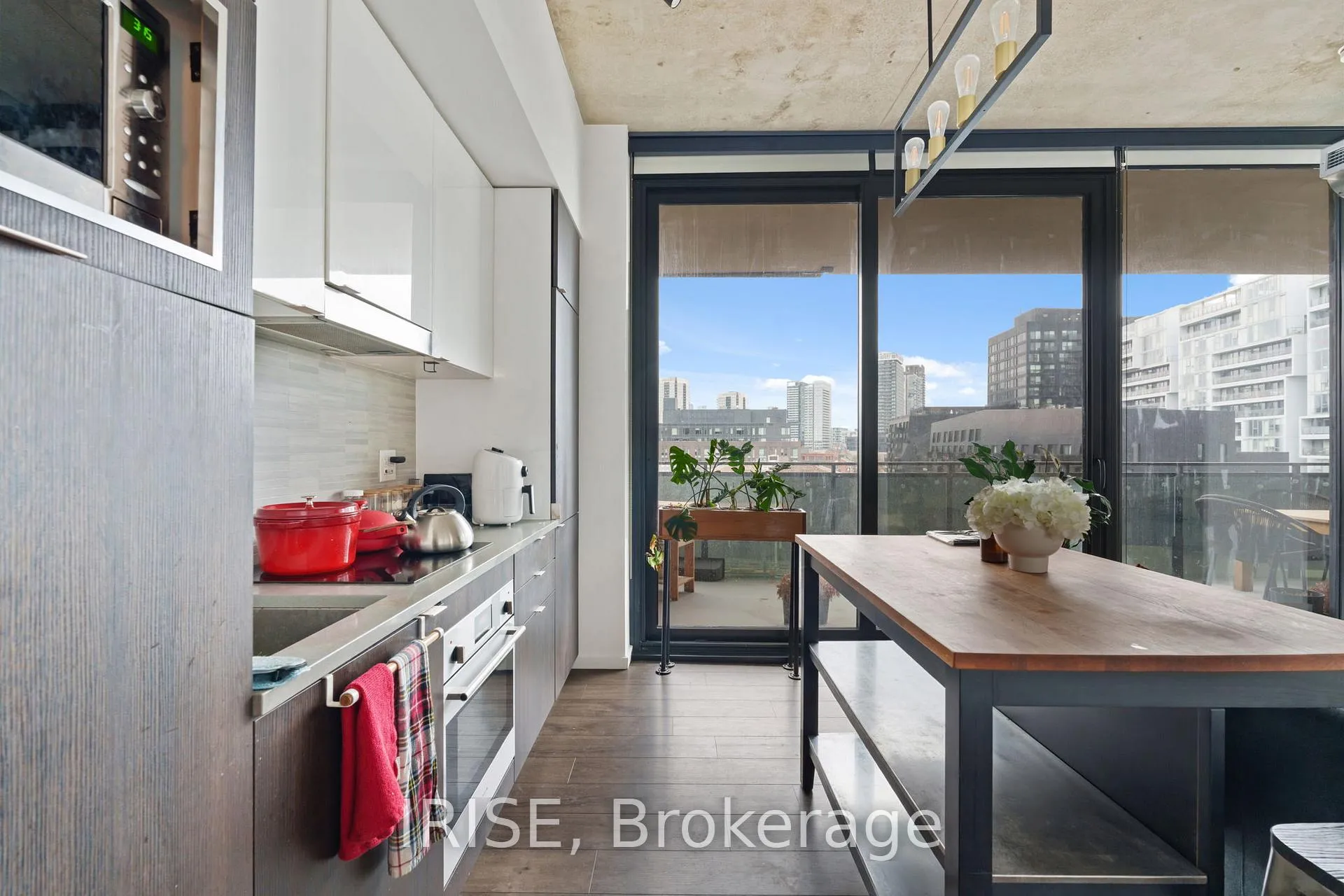 Photo 3 of Unit 613, 21 Lawren Harris Square, Toronto, Waterfront Communities — HOMEH