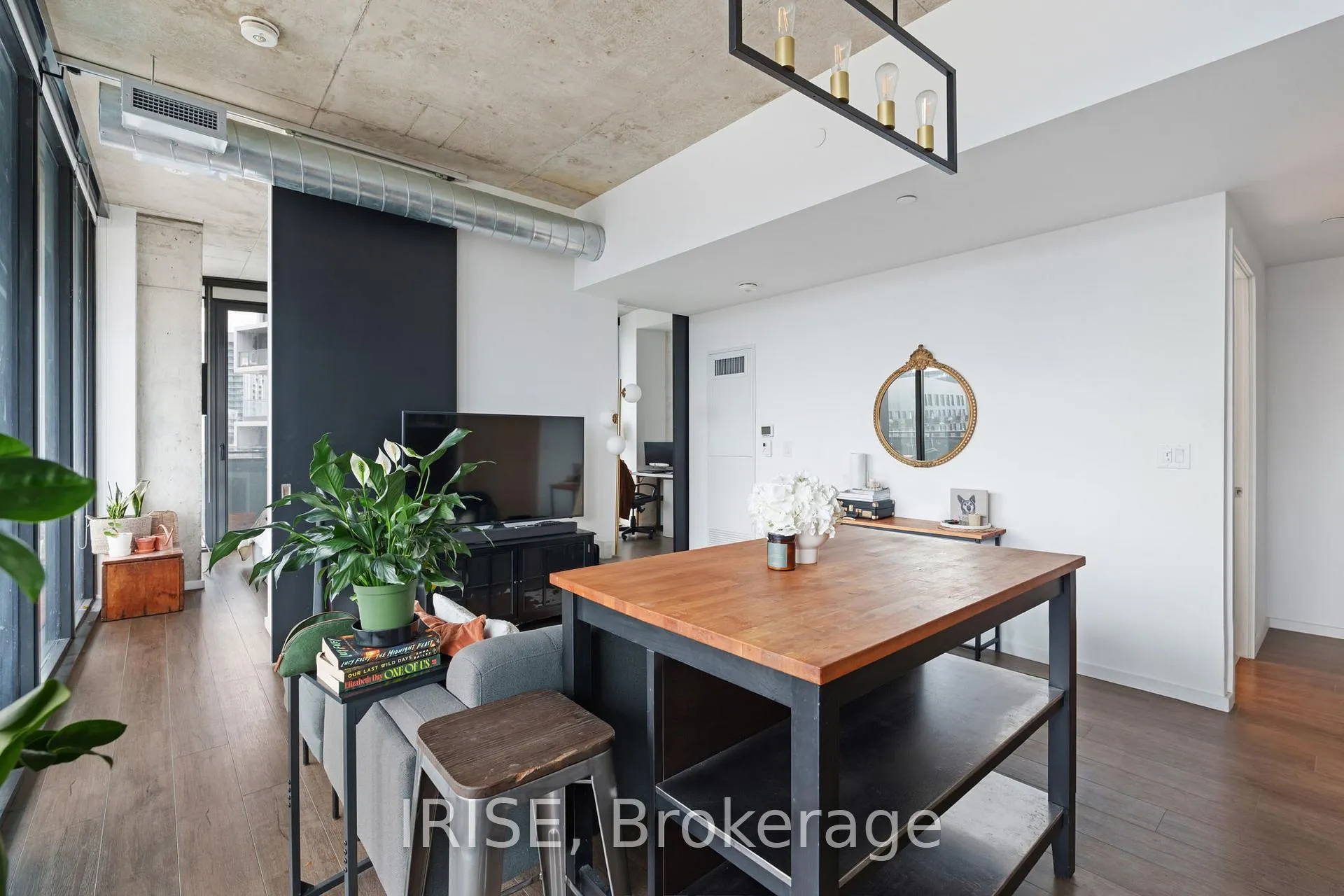 Photo 4 of Unit 613, 21 Lawren Harris Square, Toronto, Waterfront Communities — HOMEH