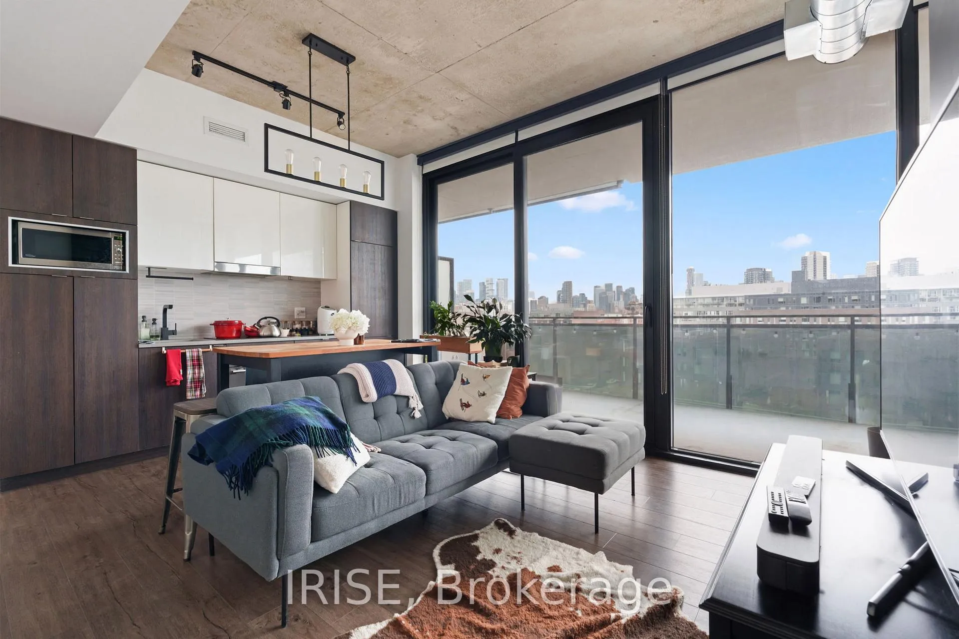 Photo 8 of Unit 613, 21 Lawren Harris Square, Toronto, Waterfront Communities — HOMEH