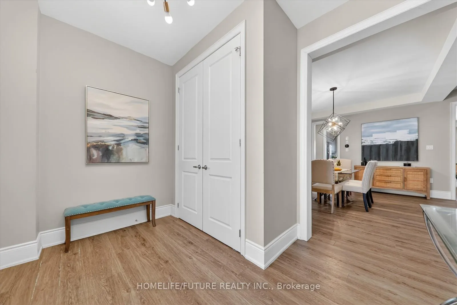 Photo 4 of 238 Lyle Drive, Clarington, Bowmanville — HOMEH