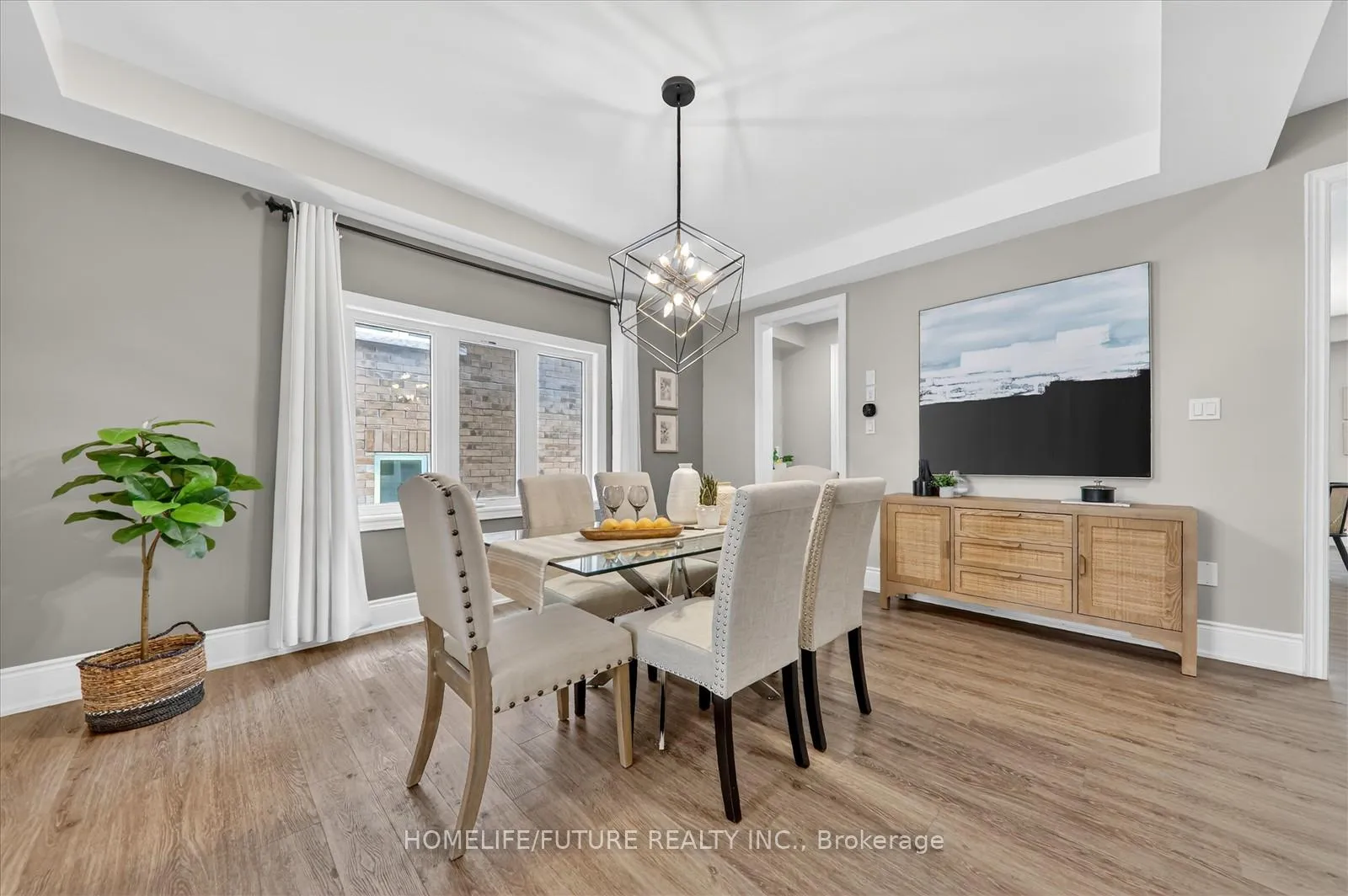 Photo 5 of 238 Lyle Drive, Clarington, Bowmanville — HOMEH