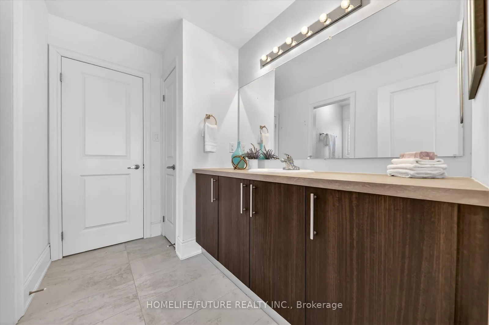 Photo 21 of 238 Lyle Drive, Clarington, Bowmanville — HOMEH