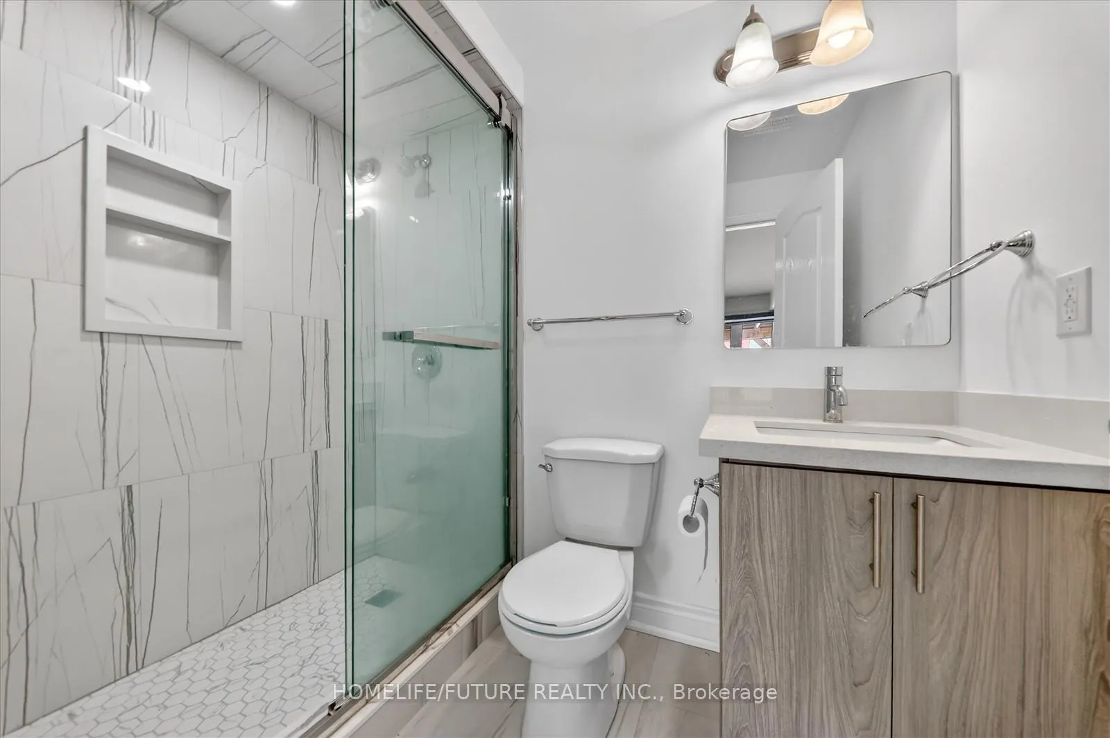 Photo 30 of 238 Lyle Drive, Clarington, Bowmanville — HOMEH