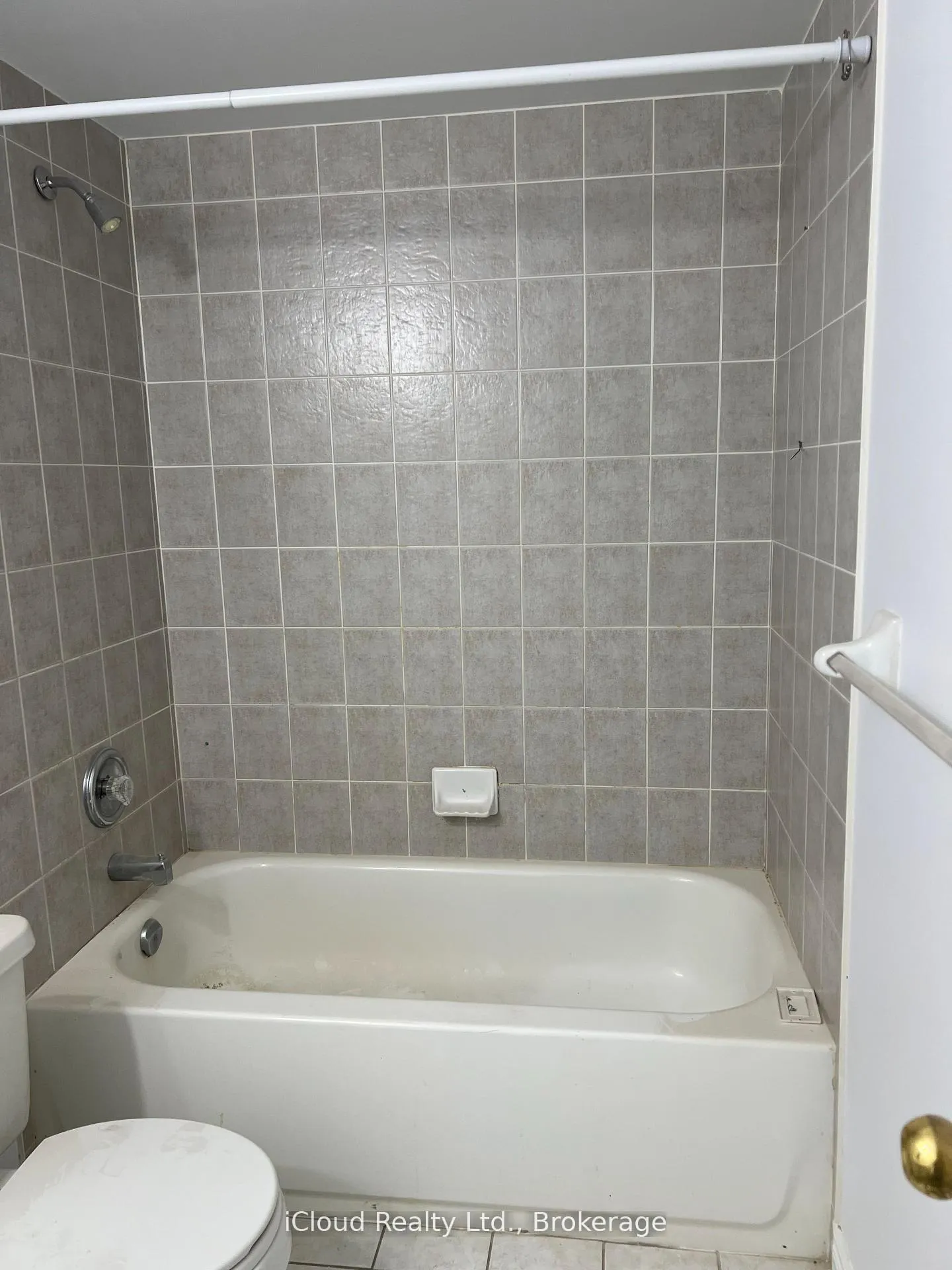 Photo 10 of 3956 Manatee Way, Mississauga, Churchill Meadows — HOMEH