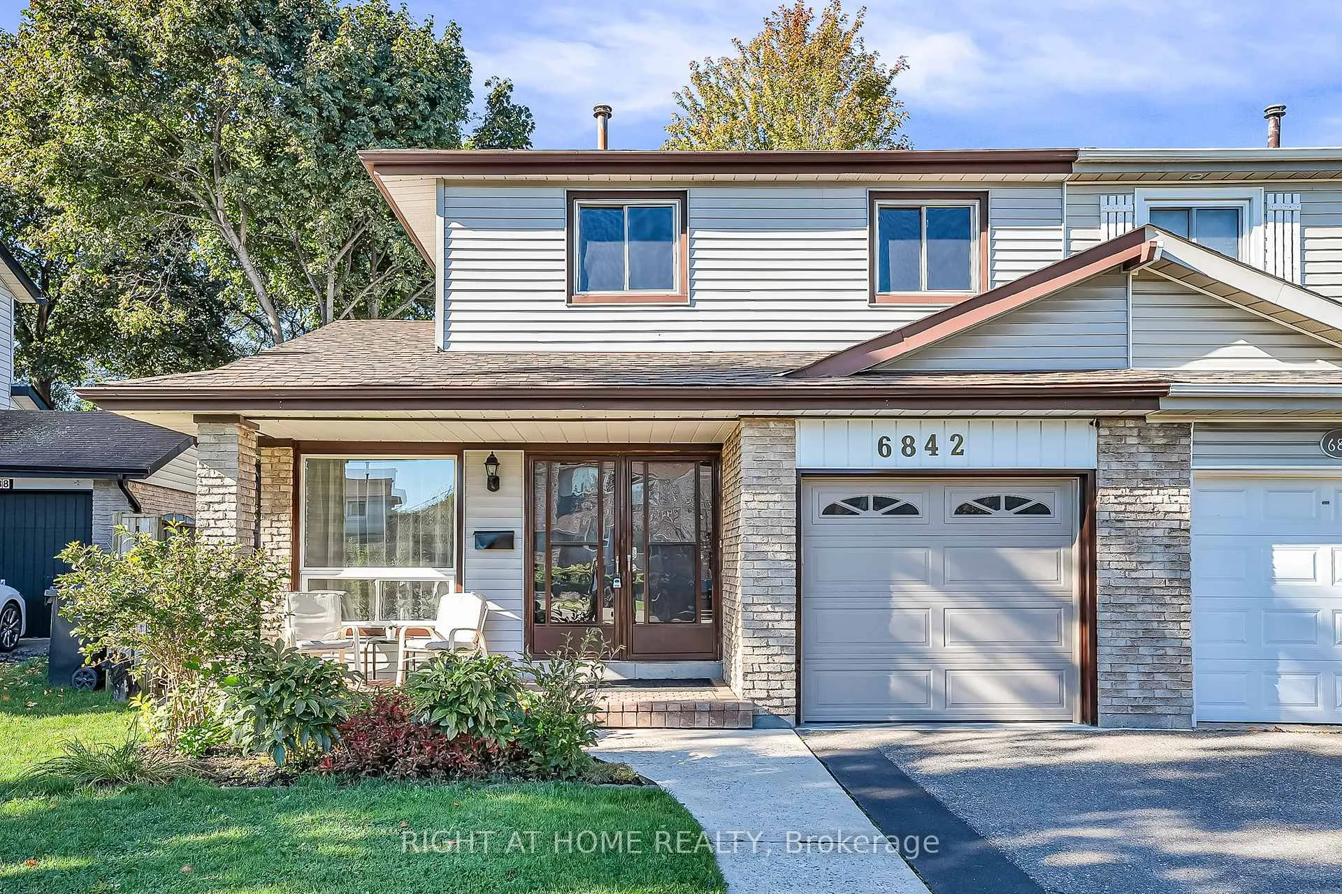 Front of 6842 Avila Road