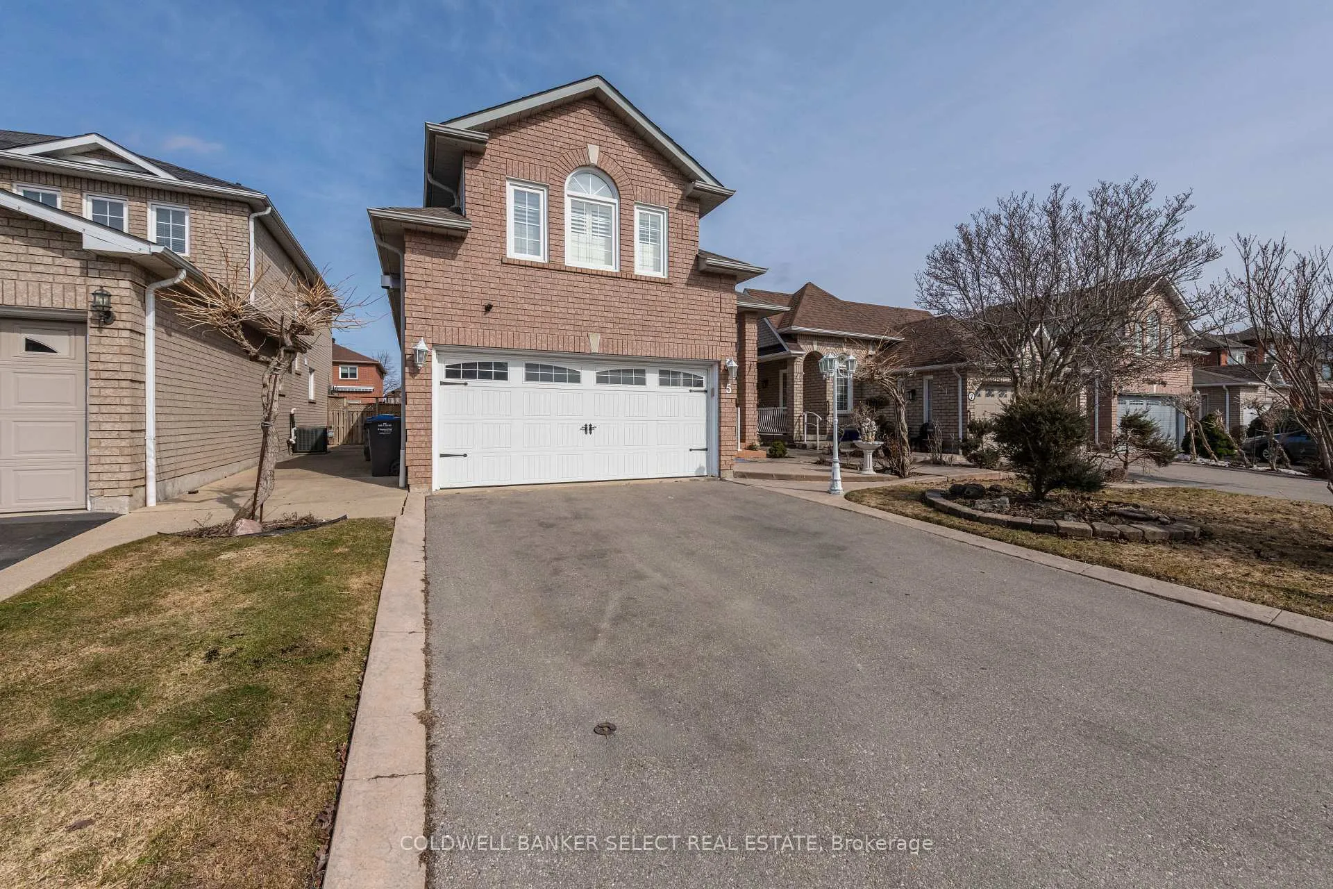 Photo 2 of 5 Rustic Way, Caledon, Bolton East — HOMEH