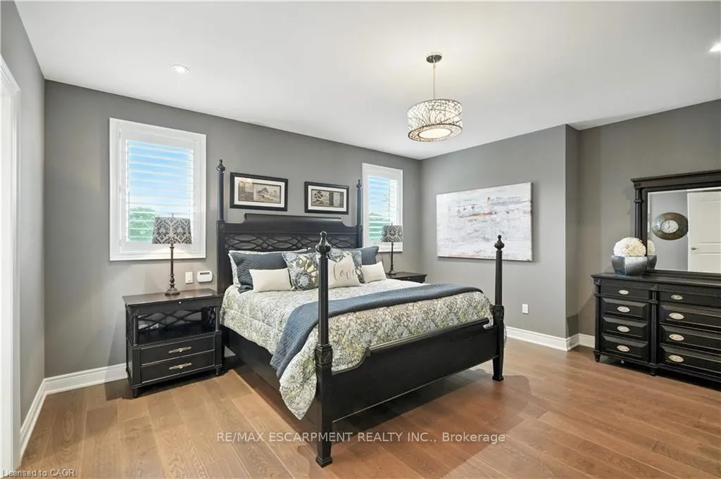 Photo 34 of 103 Lampman Drive, Grimsby, Grimsby West — HOMEH