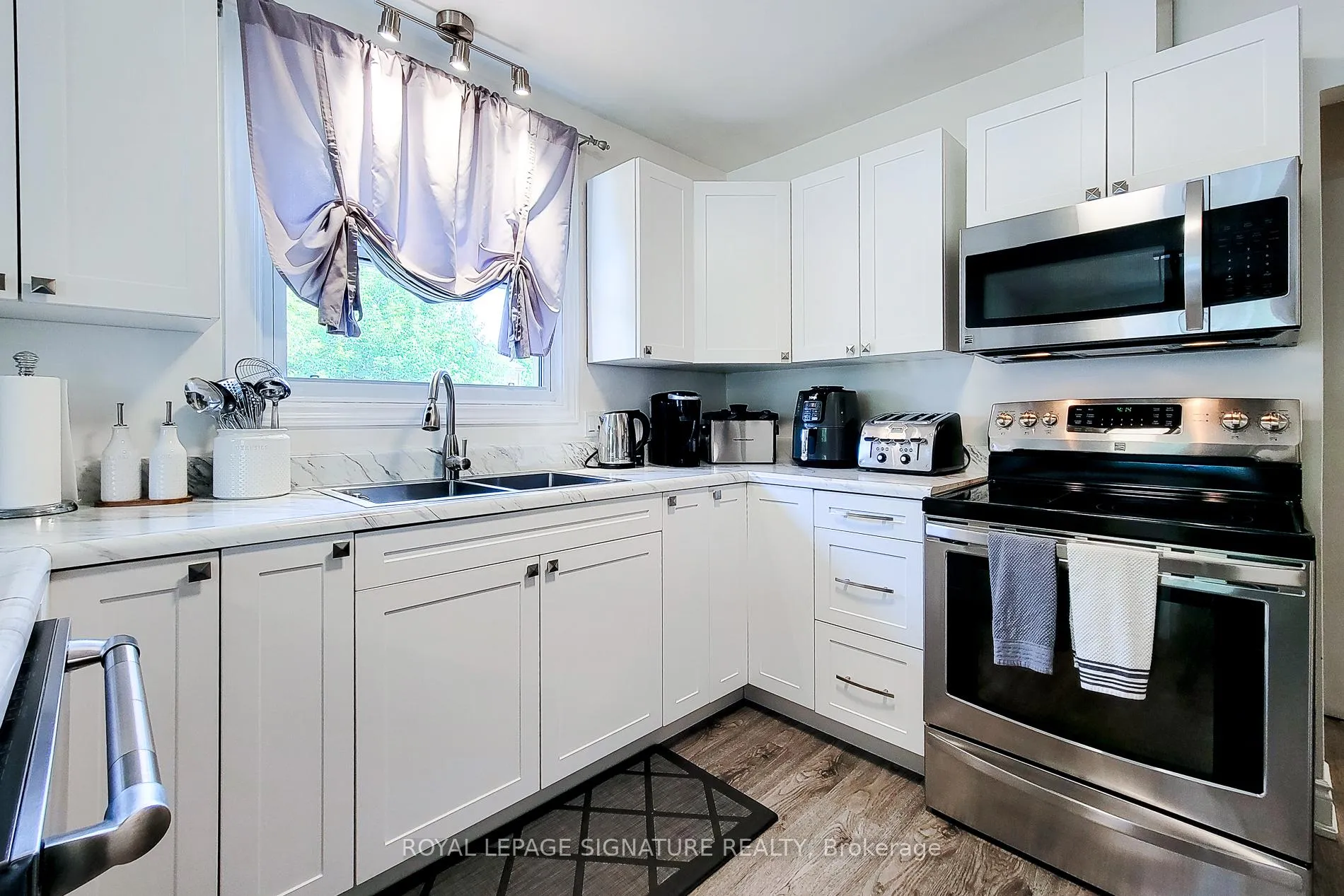Photo 9 of 8060 Beaverdams Road, Niagara Falls, Ascot — HOMEH