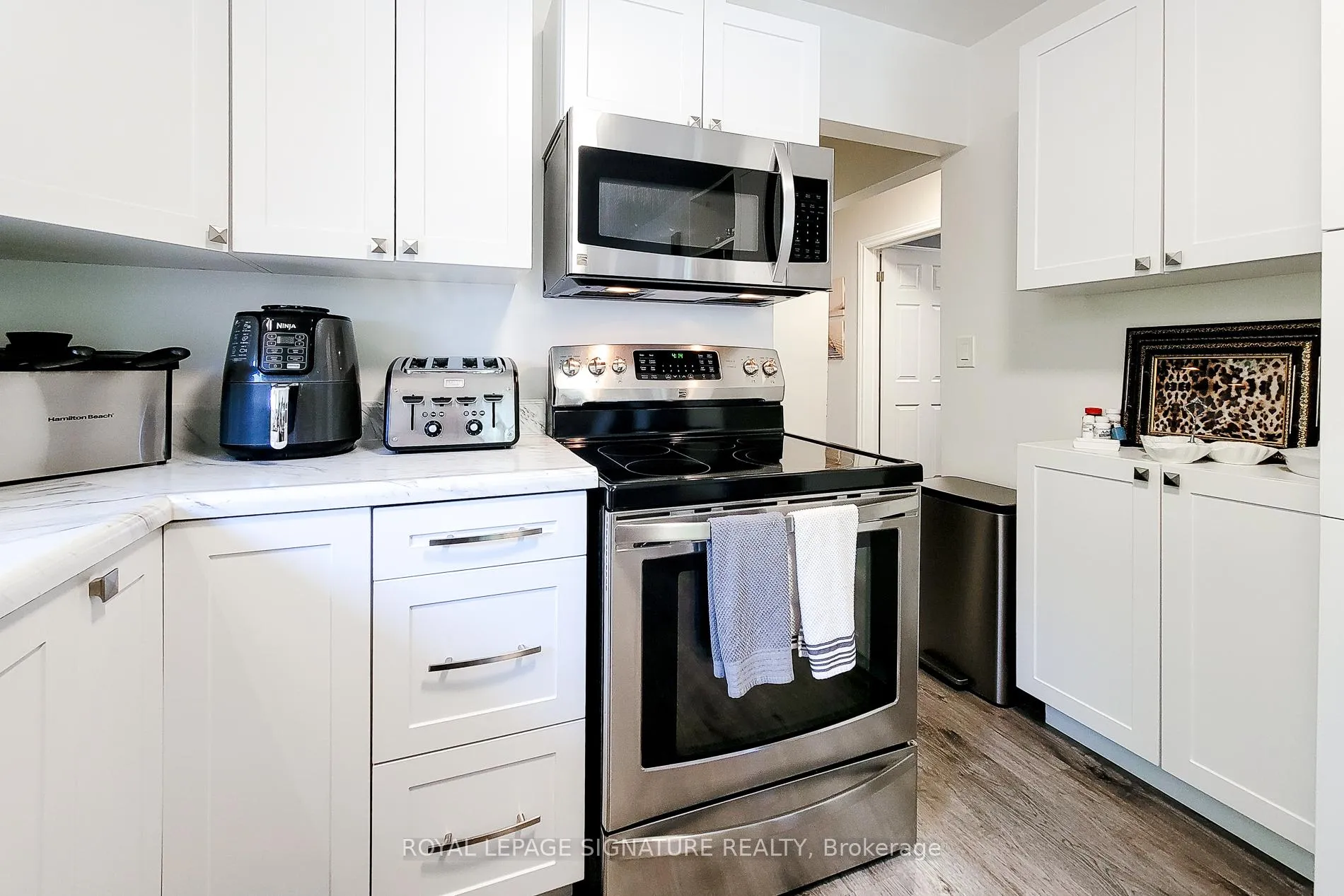 Photo 10 of 8060 Beaverdams Road, Niagara Falls, Ascot — HOMEH