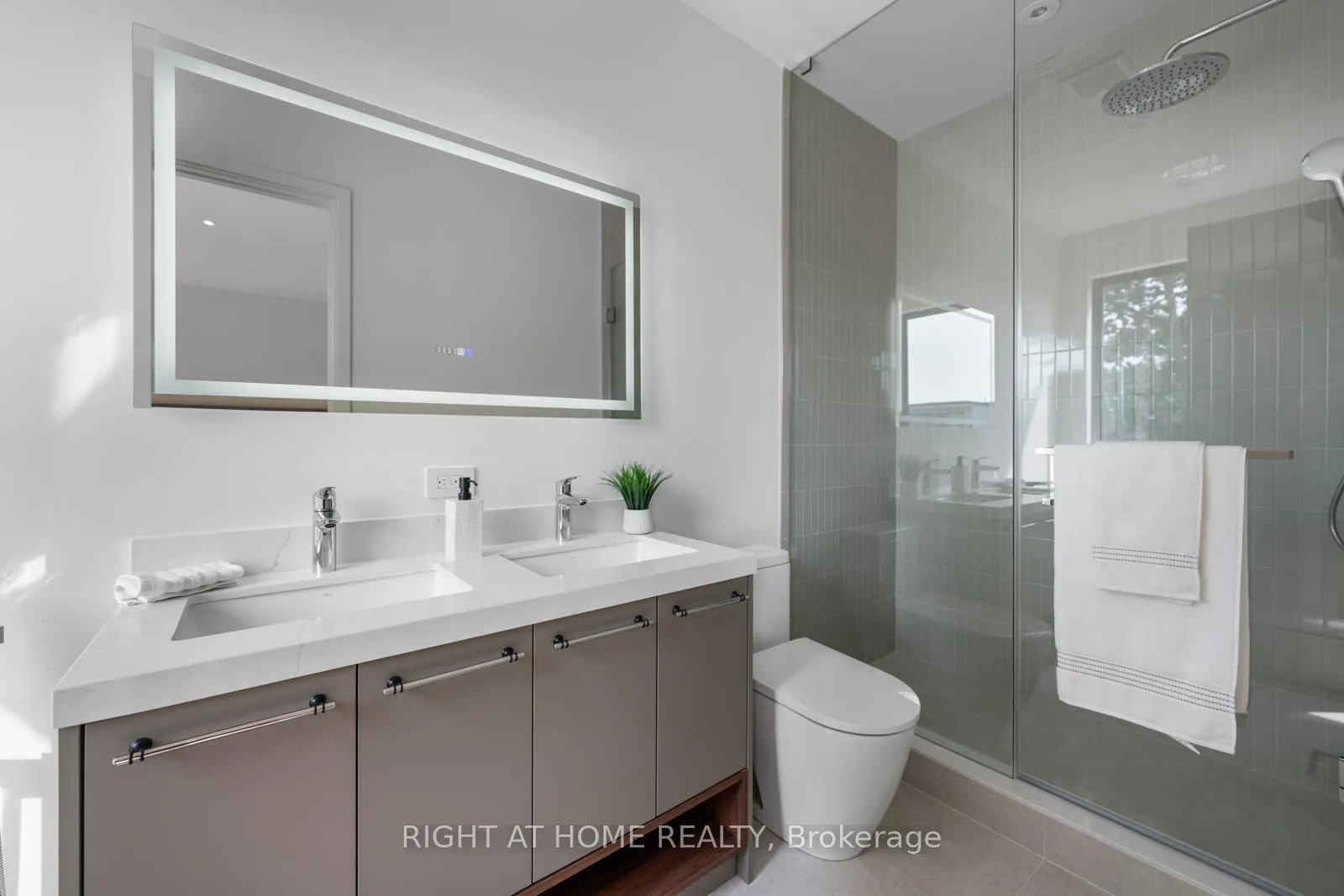 Photo 30 of 85 Holborne Avenue, Toronto, Danforth Village-East York — HOMEH