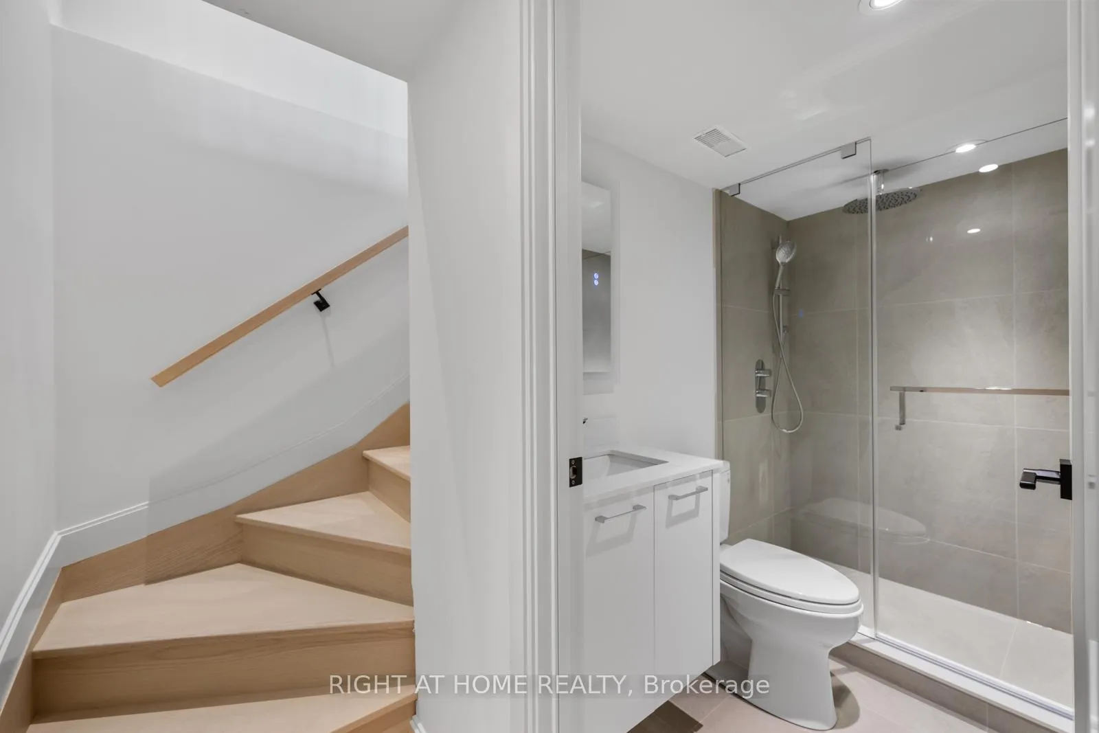 Photo 33 of 85 Holborne Avenue, Toronto, Danforth Village-East York — HOMEH