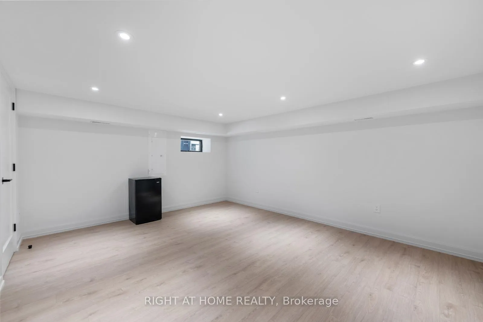 Photo 34 of 85 Holborne Avenue, Toronto, Danforth Village-East York — HOMEH