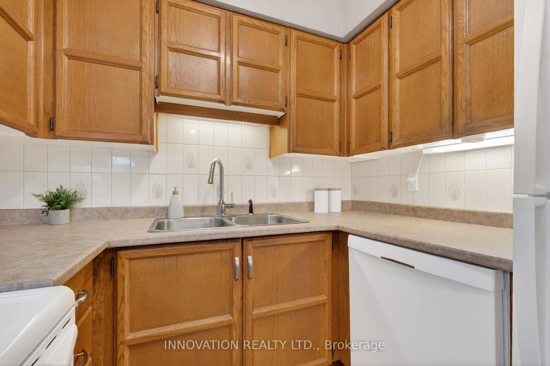 Photo 22 of 416 Sandhamn Private, Ottawa, Hunt Club Park/Greenboro — HOMEH